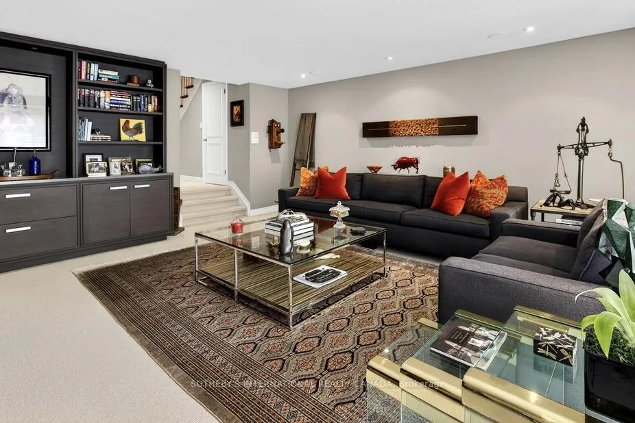 Photo 15 of 30 A Oriole Road, Toronto, Yonge-St. Clair — HOMEH