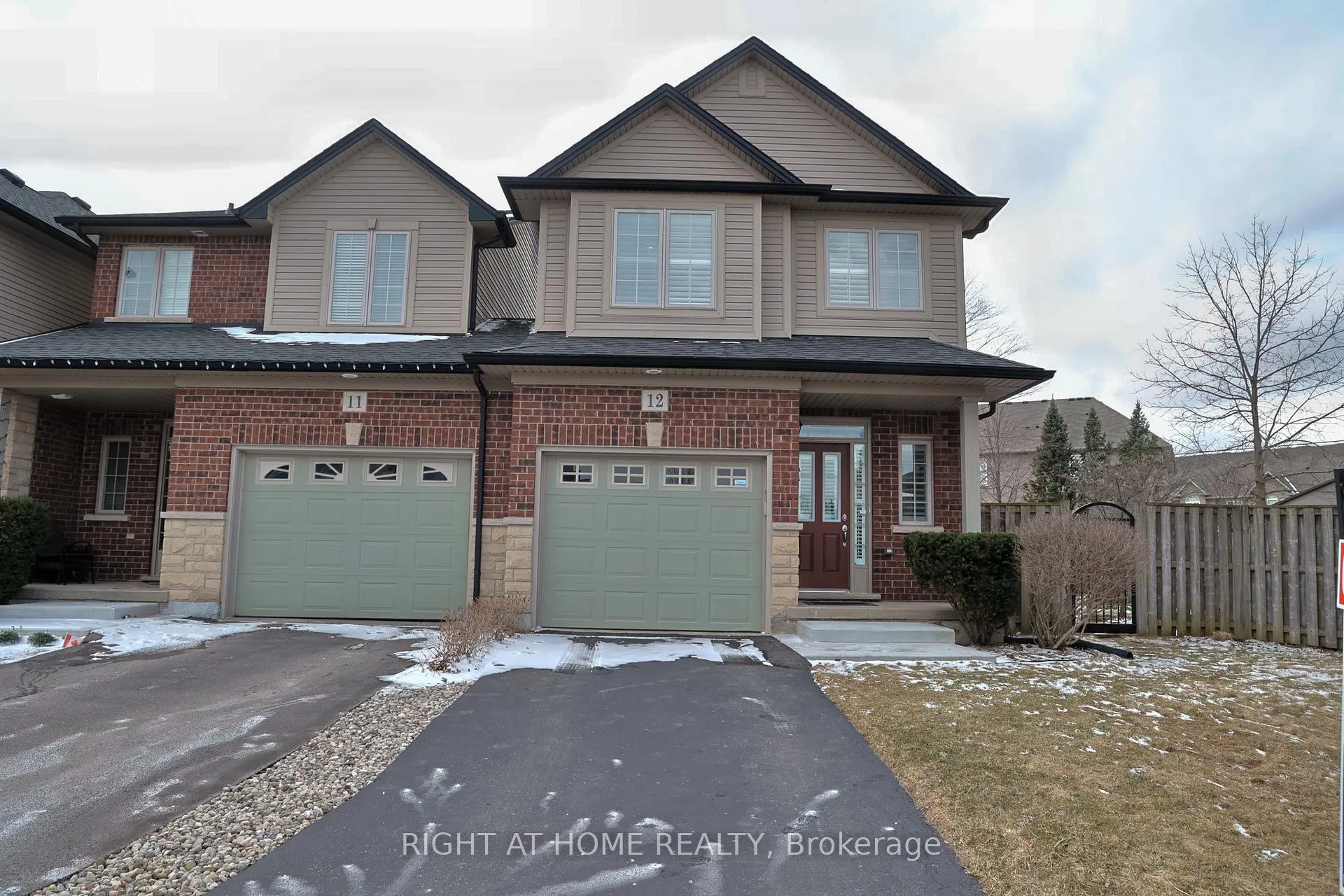 Photo 1 of Unit 12, 400 Stonehenge Drive, Hamilton, Meadowlands — HOMEH