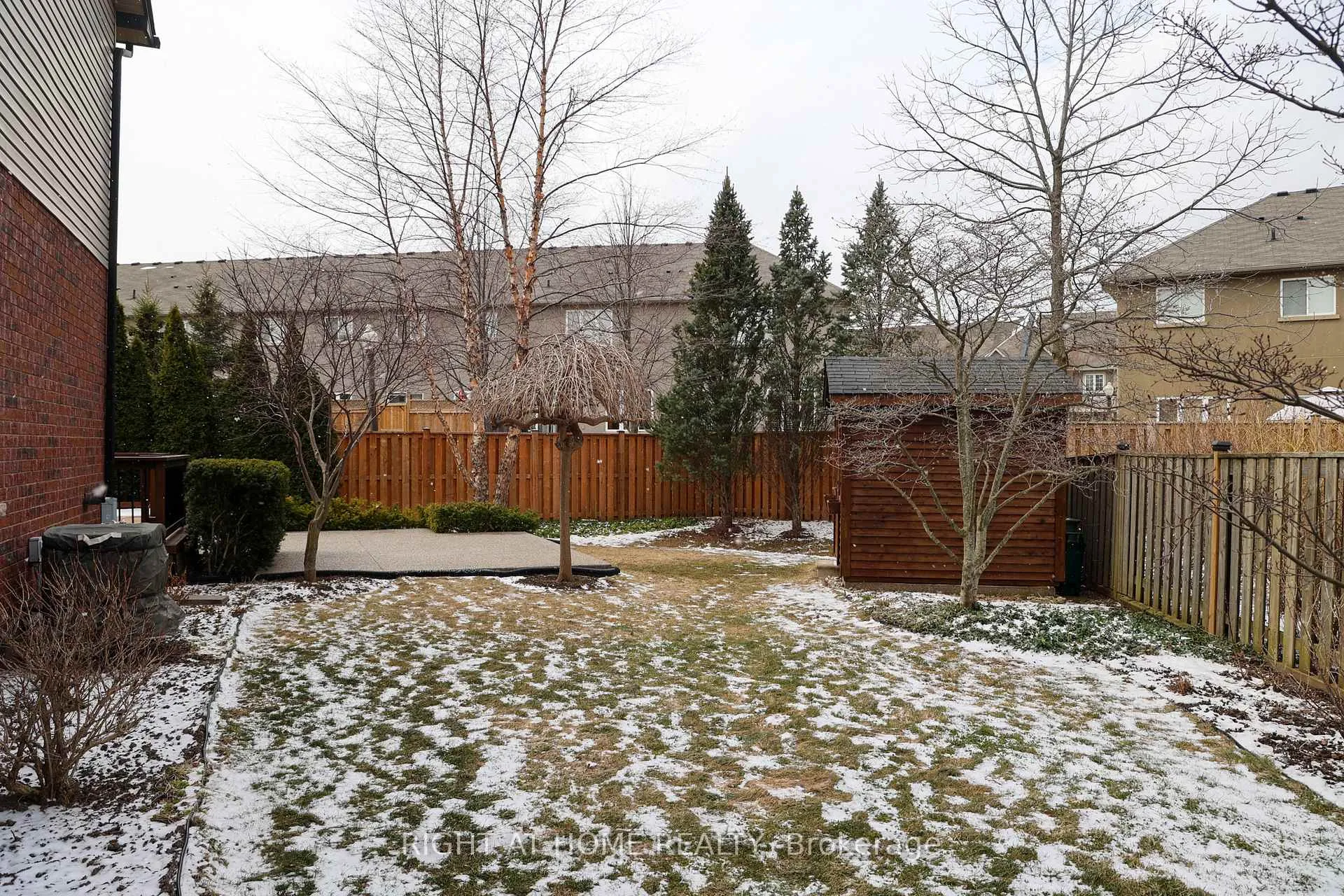 Photo 4 of Unit 12, 400 Stonehenge Drive, Hamilton, Meadowlands — HOMEH