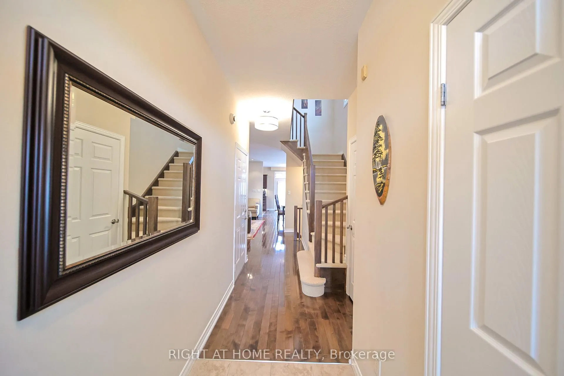 Photo 6 of Unit 12, 400 Stonehenge Drive, Hamilton, Meadowlands — HOMEH