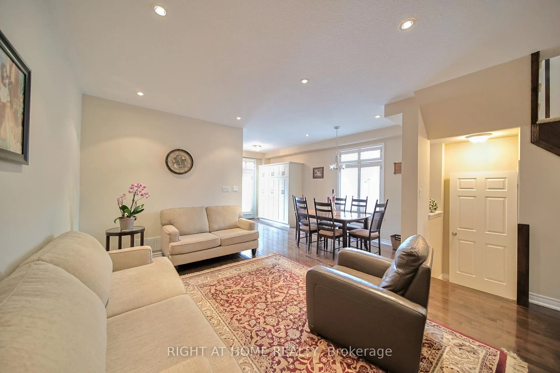 Photo 7 of Unit 12, 400 Stonehenge Drive, Hamilton, Meadowlands — HOMEH