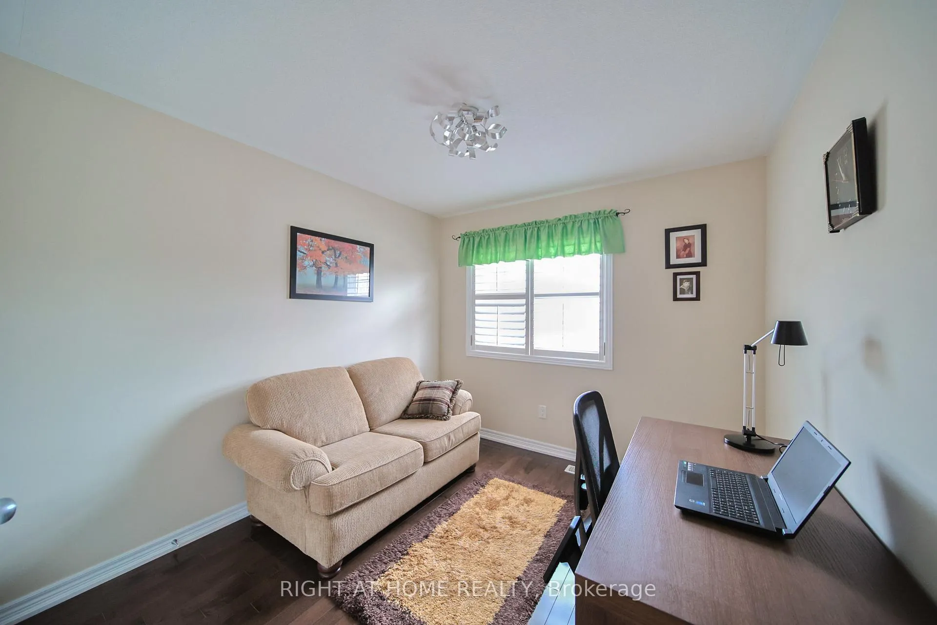 Photo 19 of Unit 12, 400 Stonehenge Drive, Hamilton, Meadowlands — HOMEH