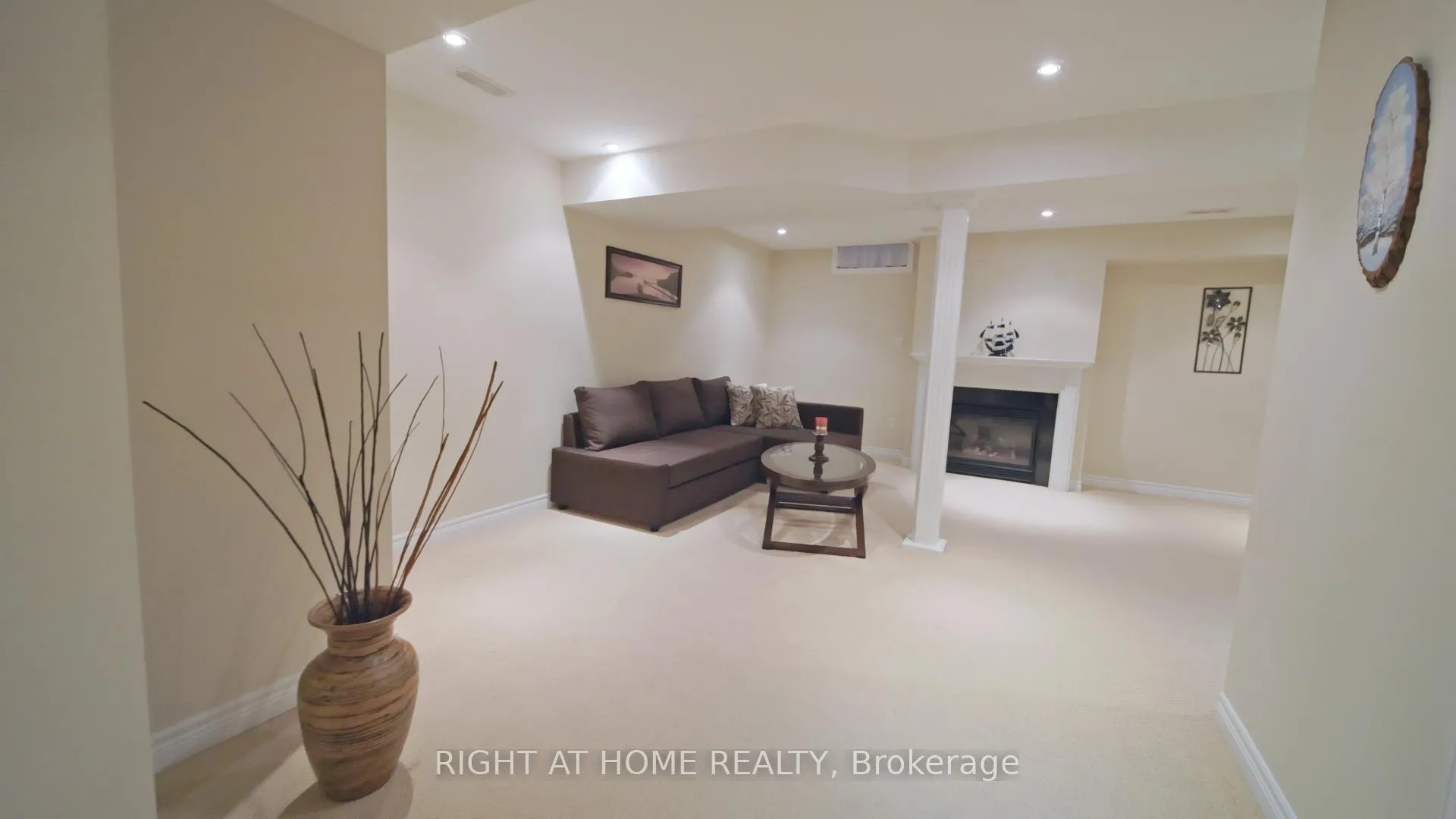 Photo 22 of Unit 12, 400 Stonehenge Drive, Hamilton, Meadowlands — HOMEH