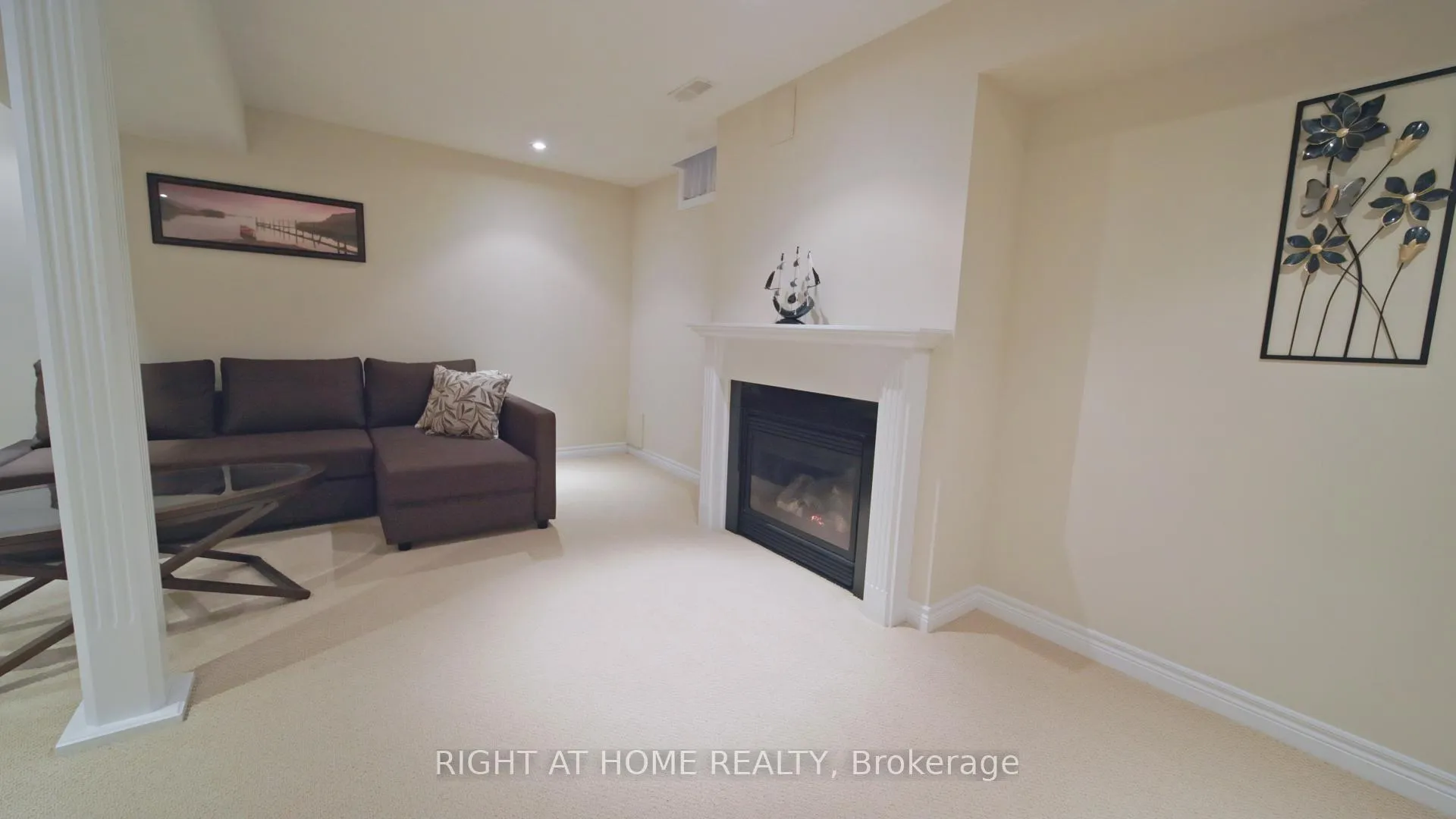 Photo 24 of Unit 12, 400 Stonehenge Drive, Hamilton, Meadowlands — HOMEH