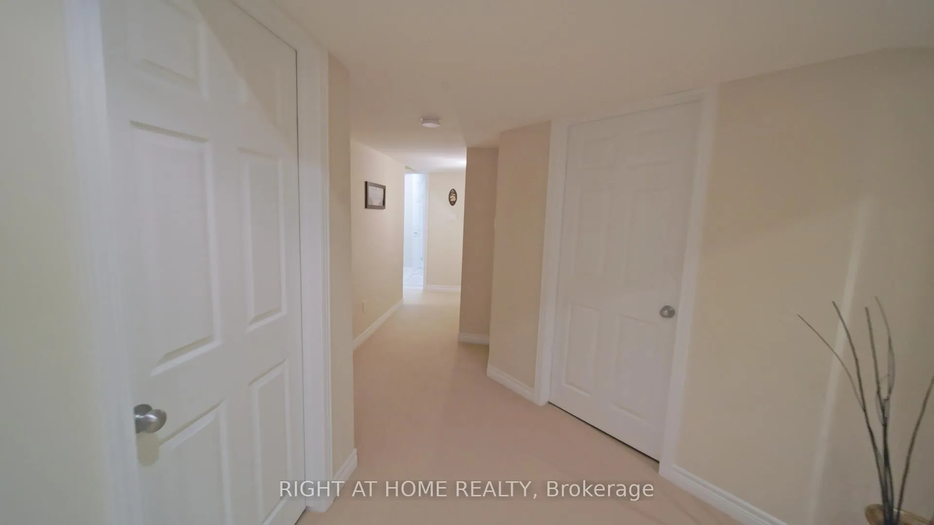 Photo 26 of Unit 12, 400 Stonehenge Drive, Hamilton, Meadowlands — HOMEH