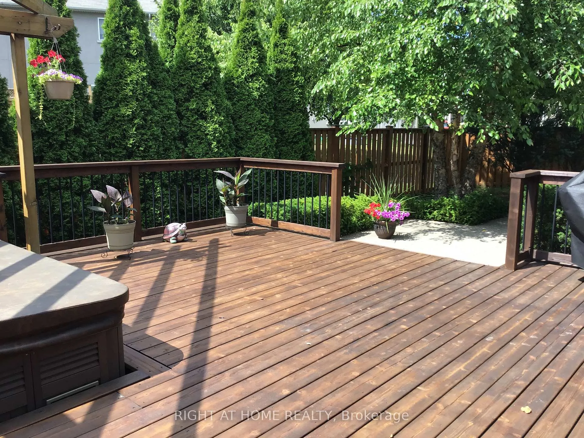 Photo 27 of Unit 12, 400 Stonehenge Drive, Hamilton, Meadowlands — HOMEH