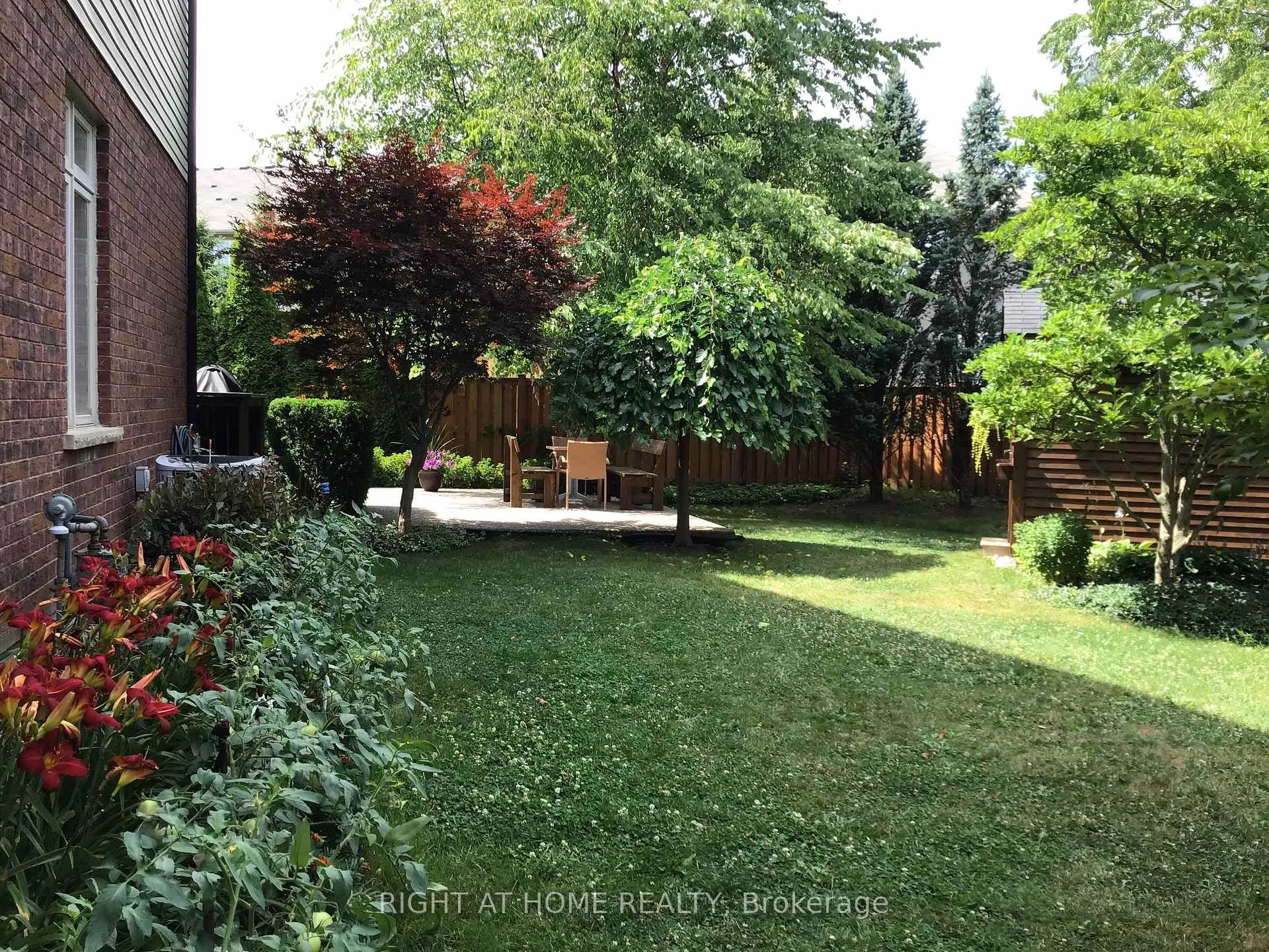 Photo 28 of Unit 12, 400 Stonehenge Drive, Hamilton, Meadowlands — HOMEH