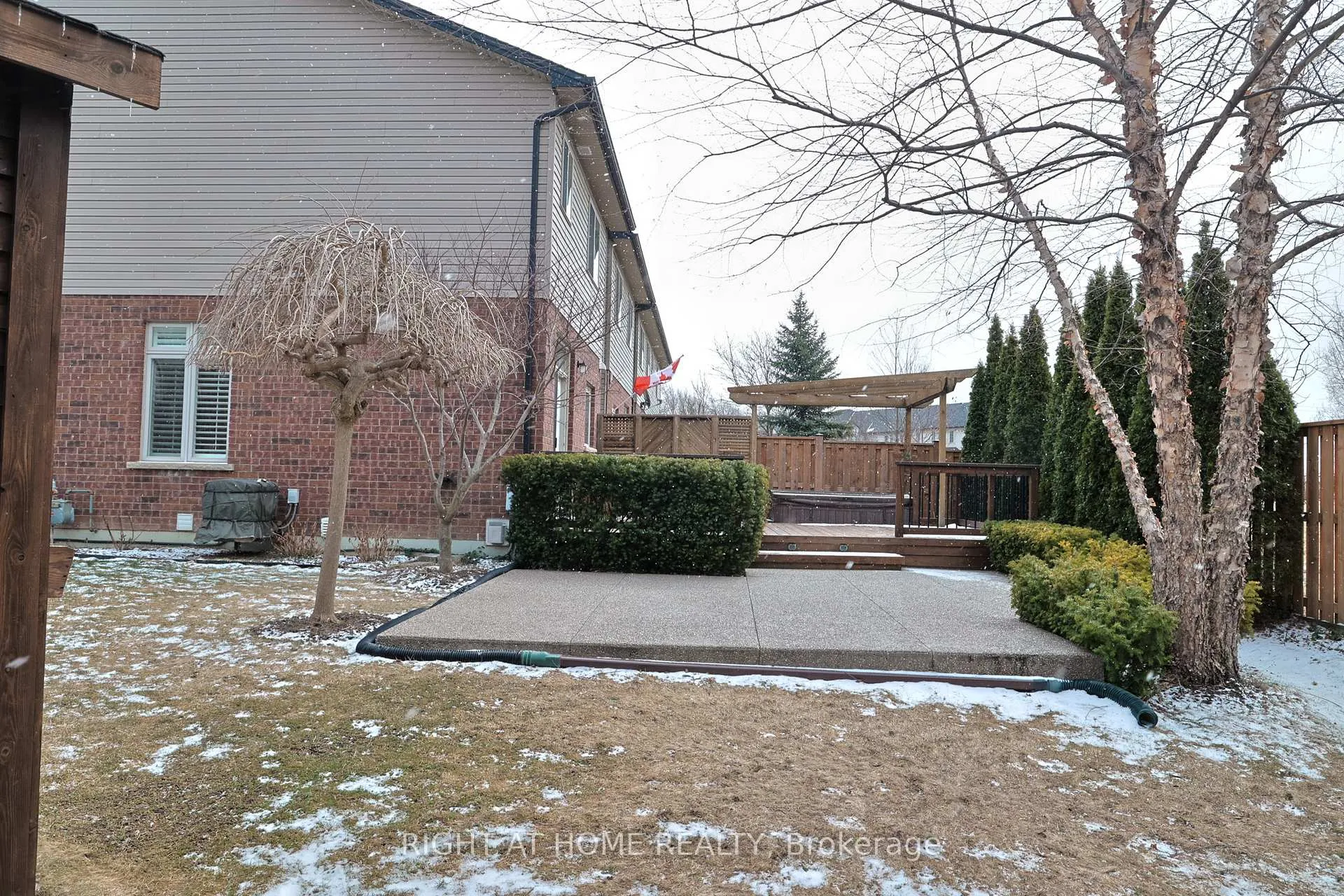 Photo 35 of Unit 12, 400 Stonehenge Drive, Hamilton, Meadowlands — HOMEH