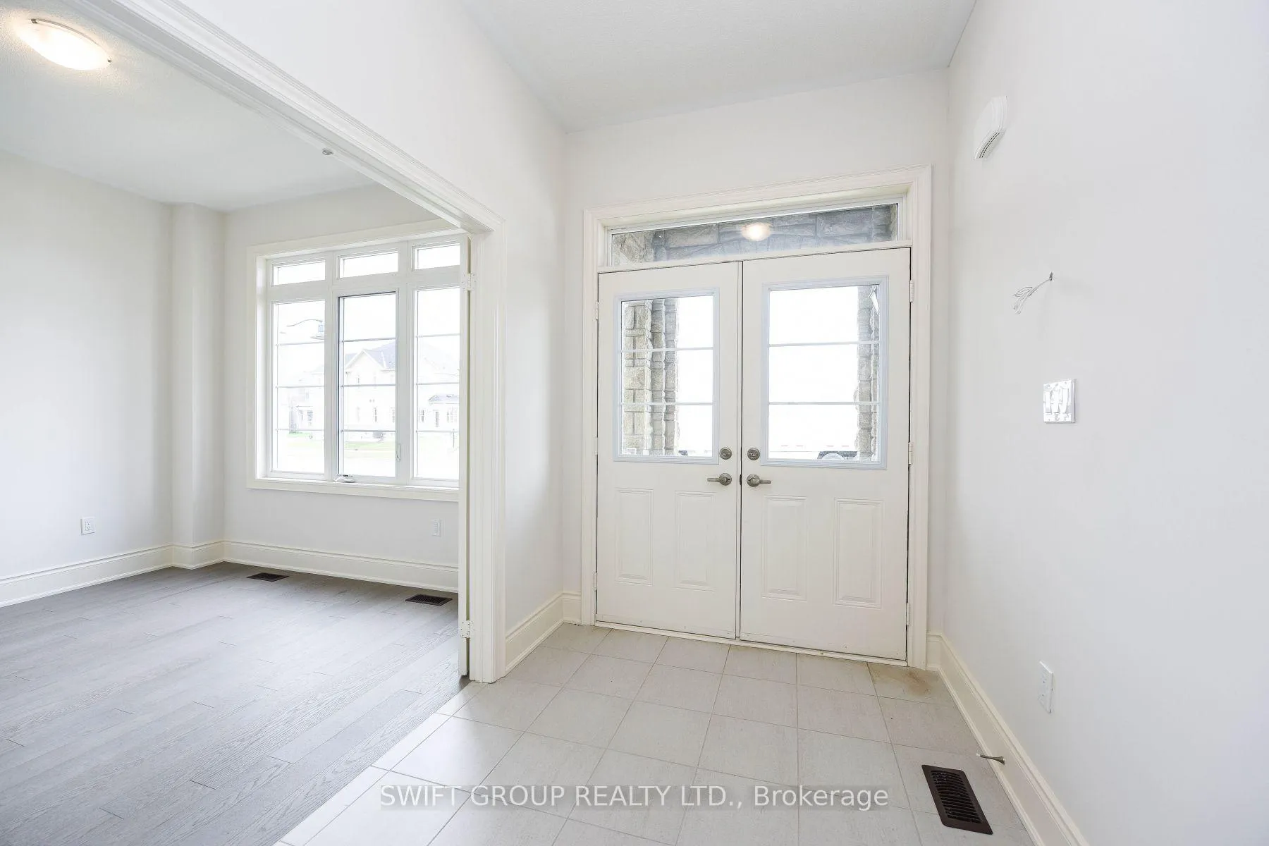 Photo 4 of 492 Skinner Road, Hamilton, Waterdown — HOMEH