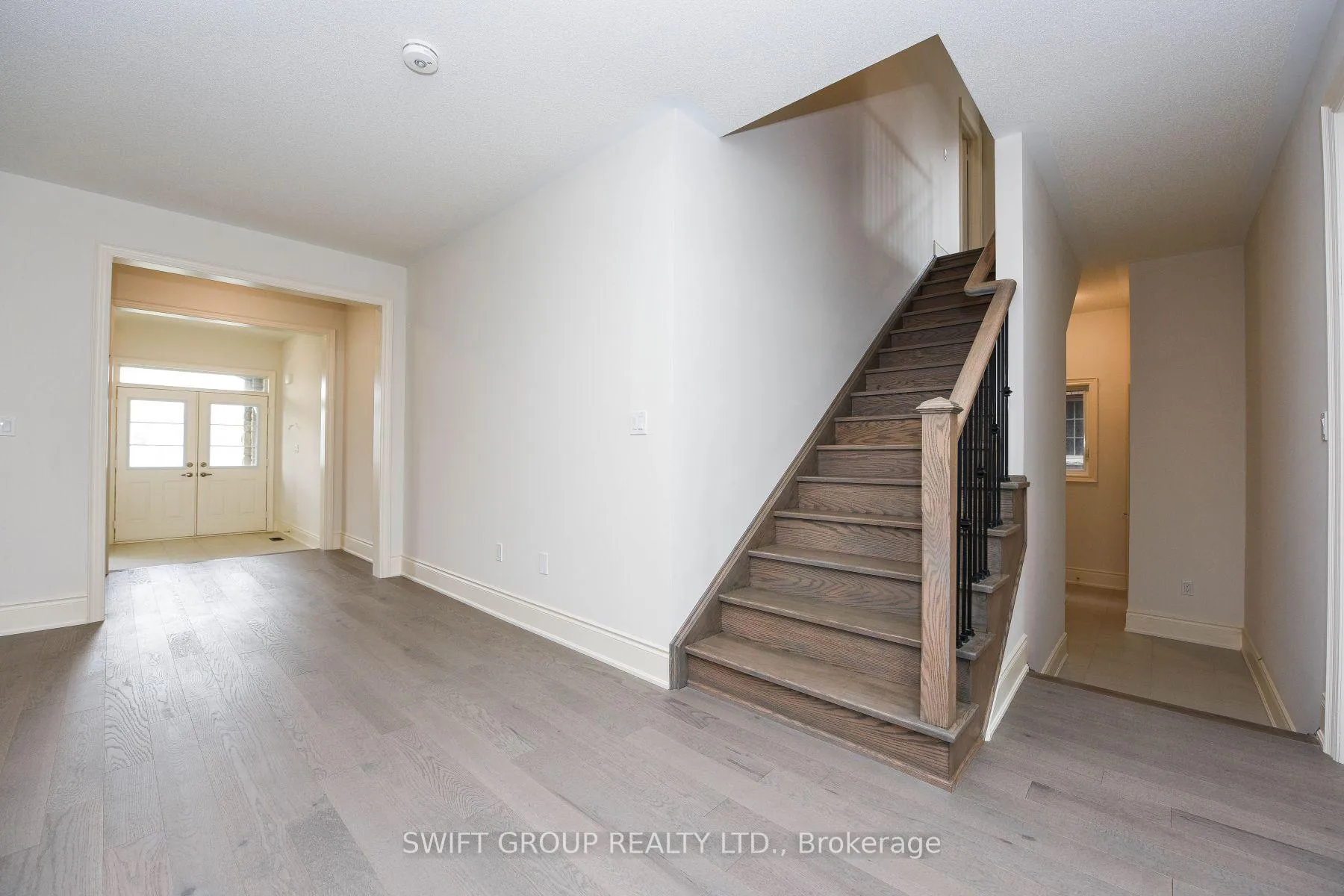Photo 10 of 492 Skinner Road, Hamilton, Waterdown — HOMEH