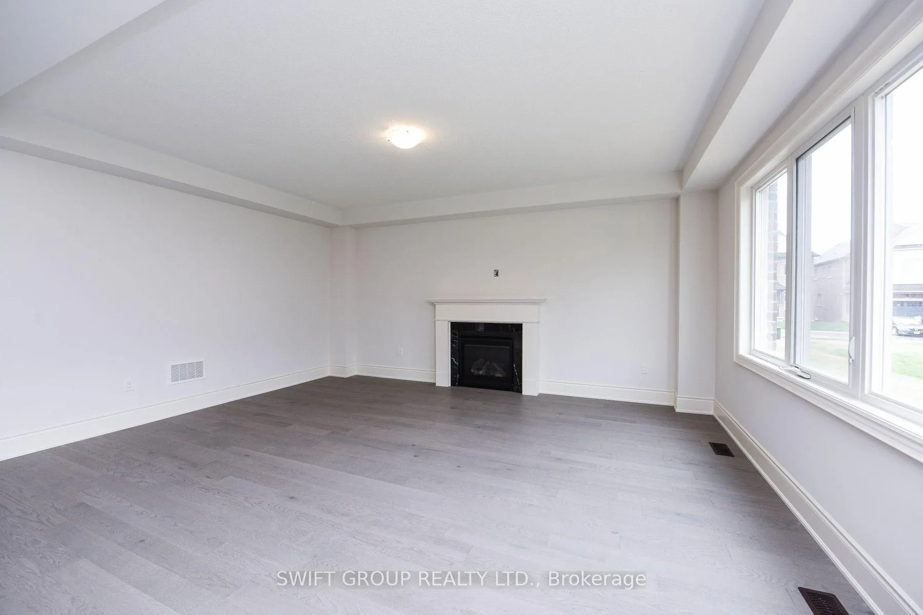 Photo 12 of 492 Skinner Road, Hamilton, Waterdown — HOMEH