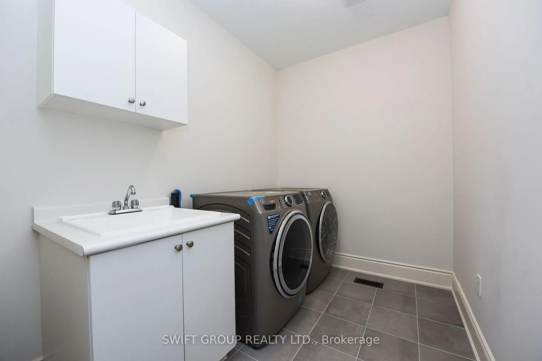 Photo 38 of 492 Skinner Road, Hamilton, Waterdown — HOMEH