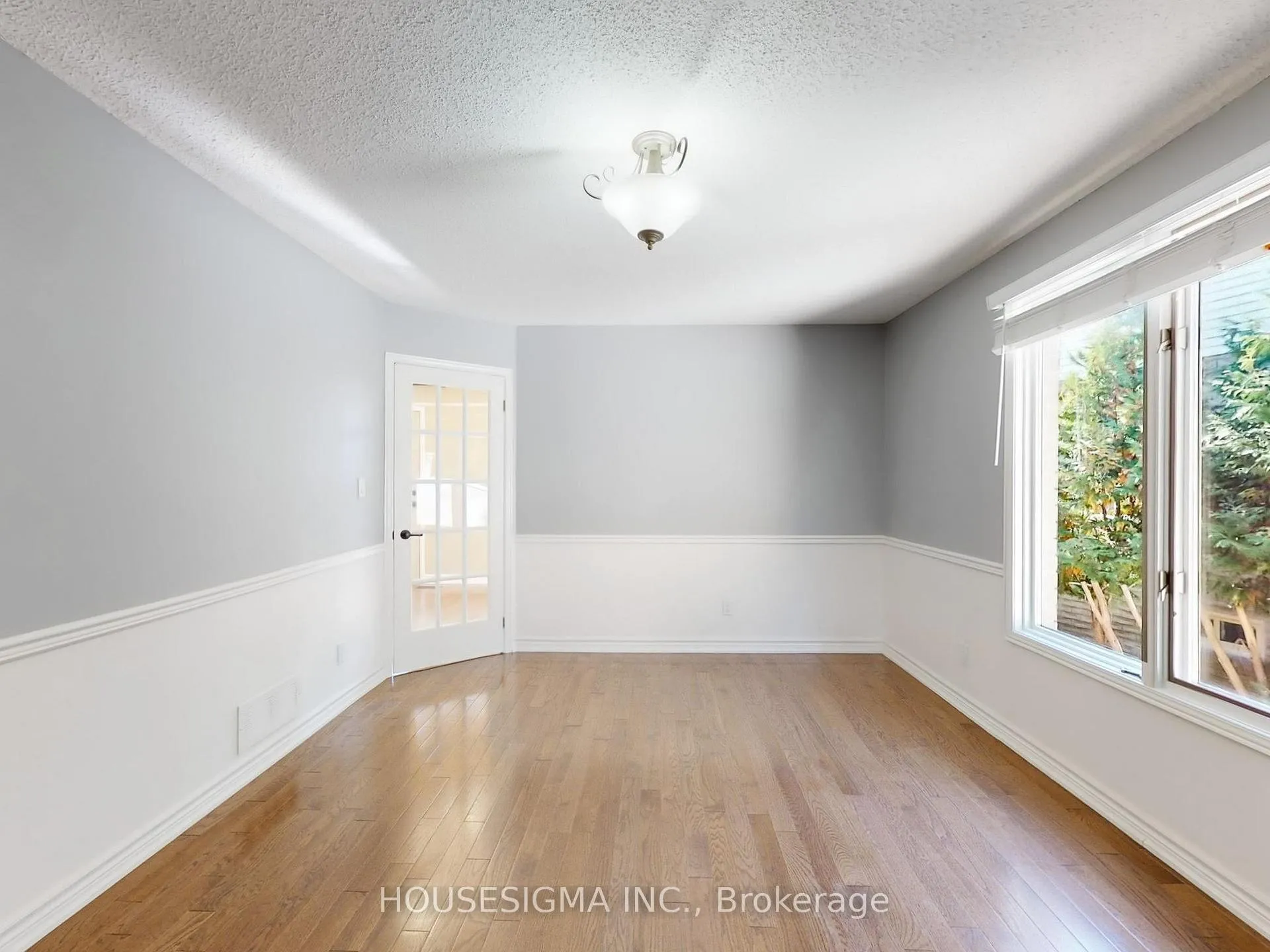 Photo 8 of 952 Peggoty Circle, Oshawa, Eastdale — HOMEH