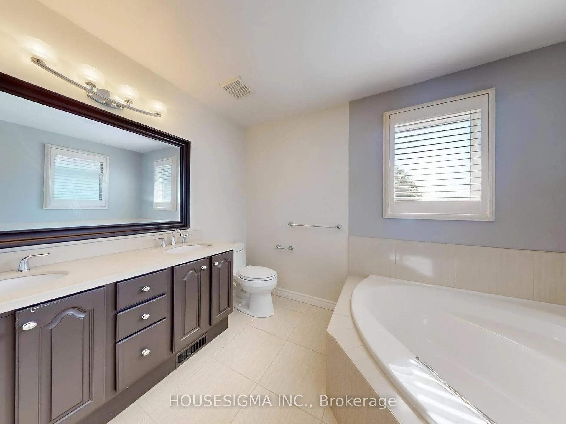 Photo 22 of 952 Peggoty Circle, Oshawa, Eastdale — HOMEH