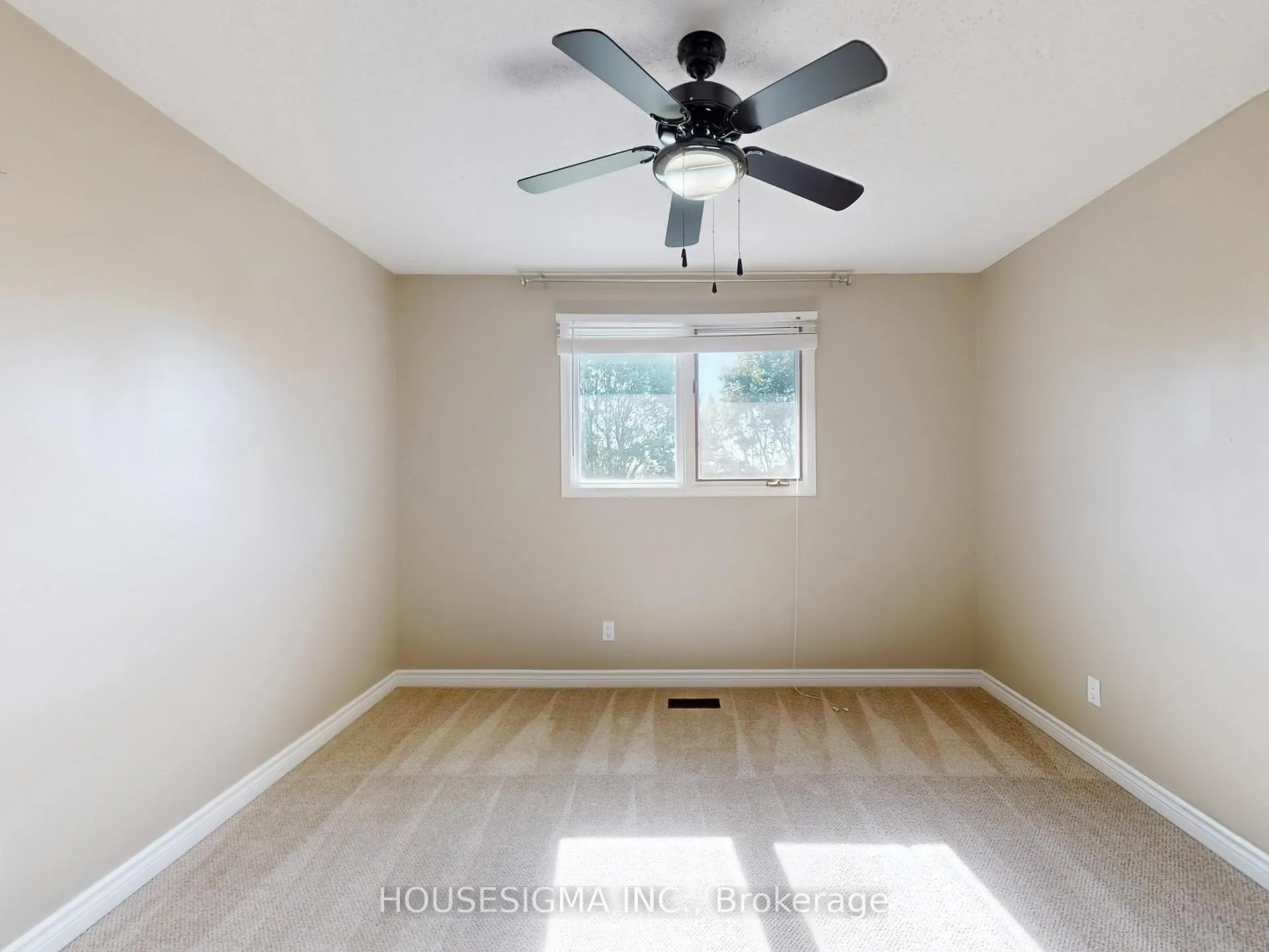 Photo 25 of 952 Peggoty Circle, Oshawa, Eastdale — HOMEH