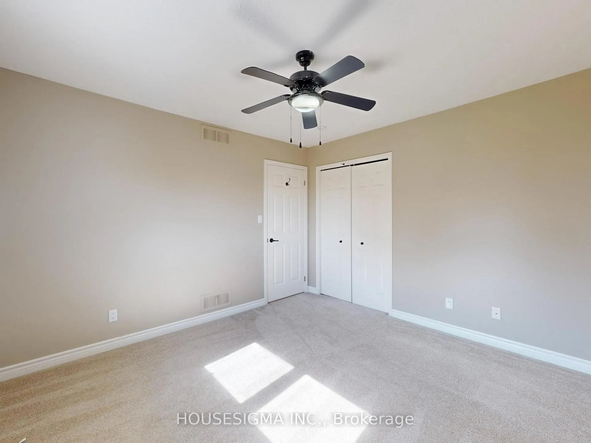 Photo 26 of 952 Peggoty Circle, Oshawa, Eastdale — HOMEH