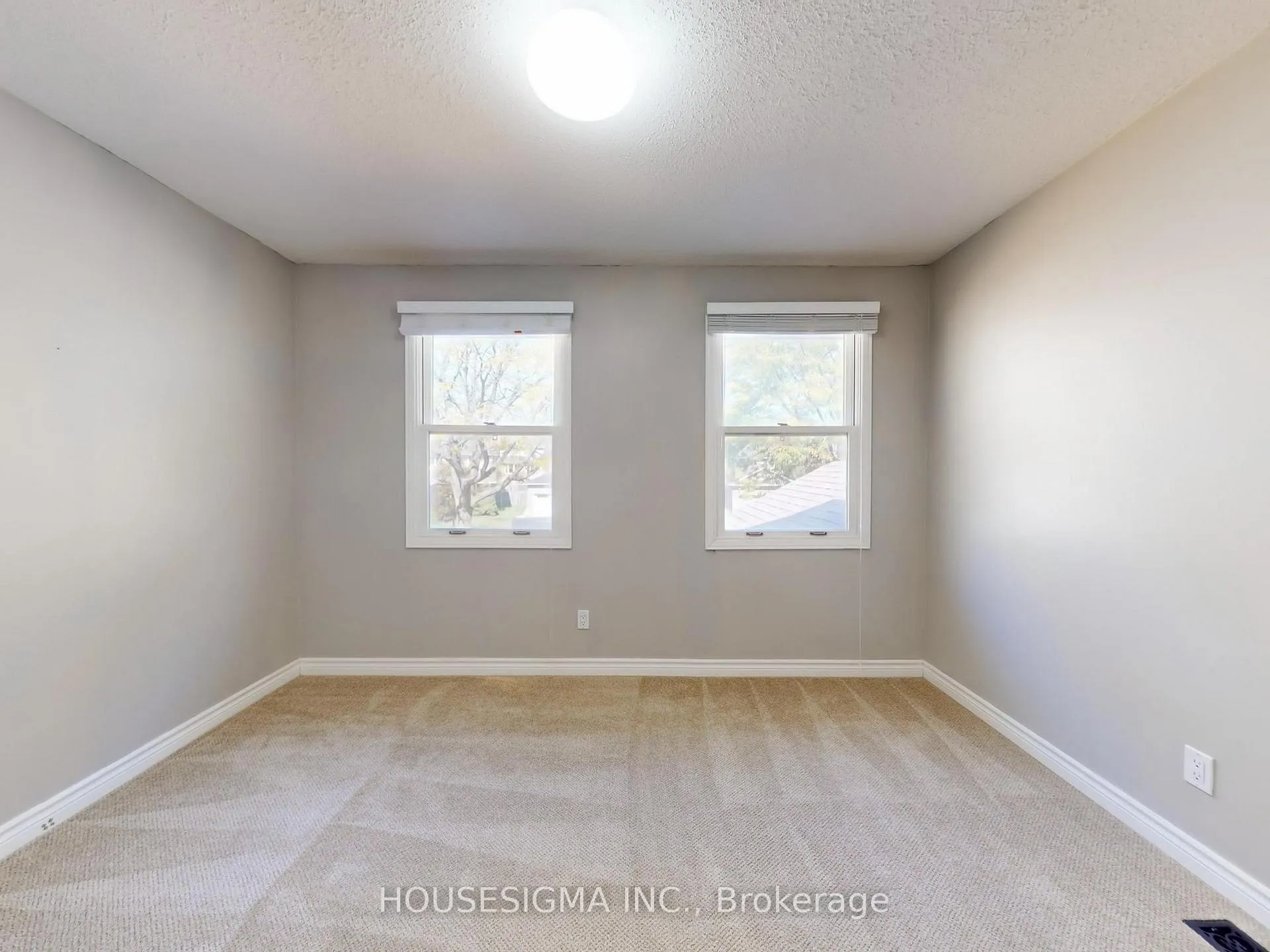 Photo 30 of 952 Peggoty Circle, Oshawa, Eastdale — HOMEH