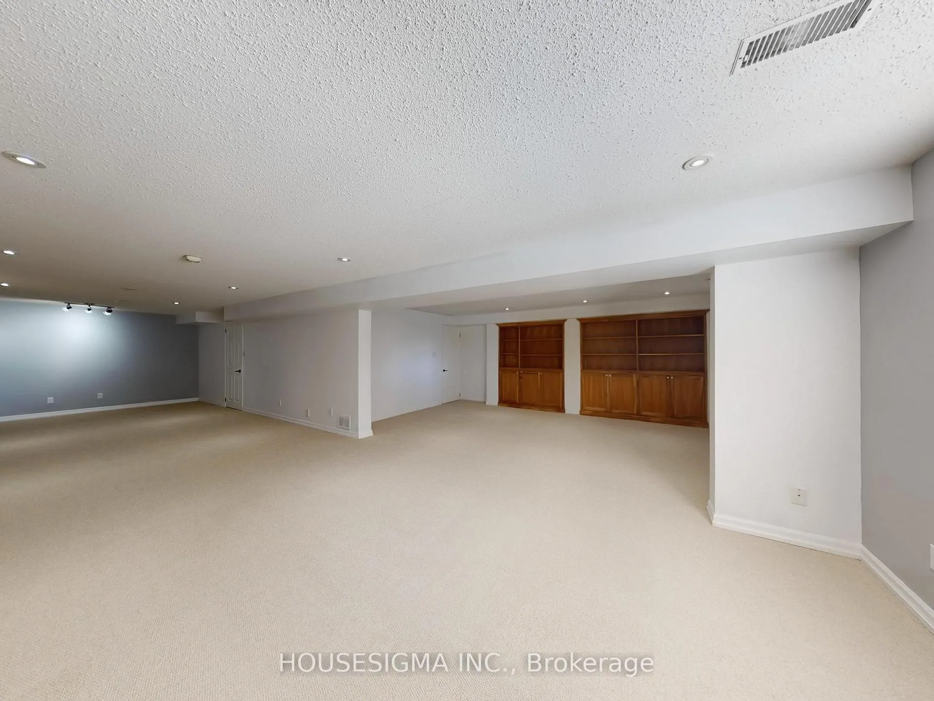 Photo 38 of 952 Peggoty Circle, Oshawa, Eastdale — HOMEH