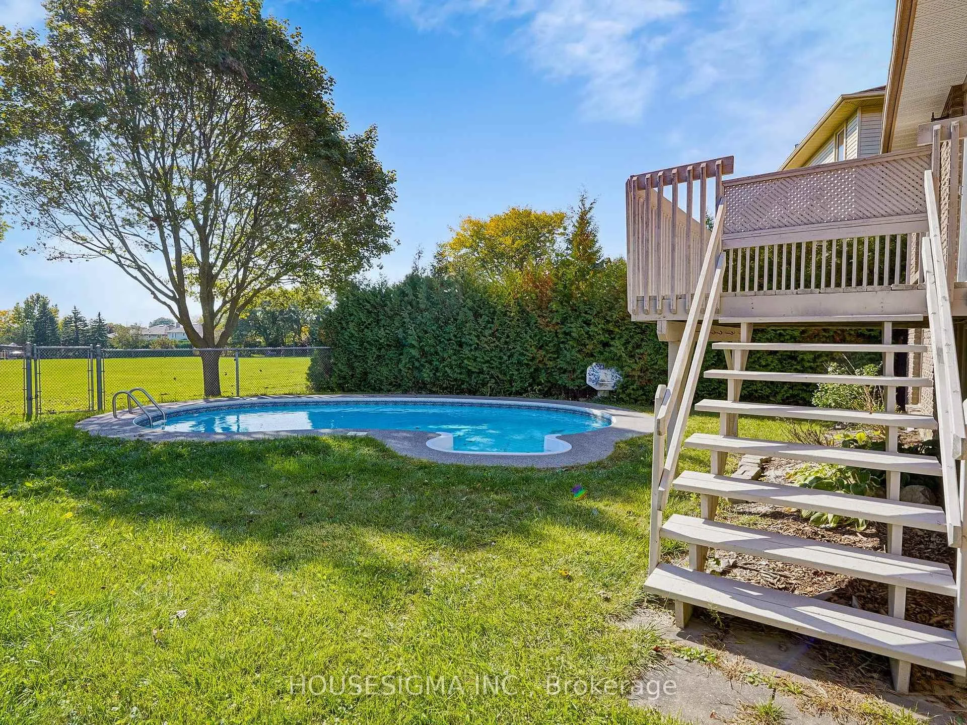 Photo 40 of 952 Peggoty Circle, Oshawa, Eastdale — HOMEH