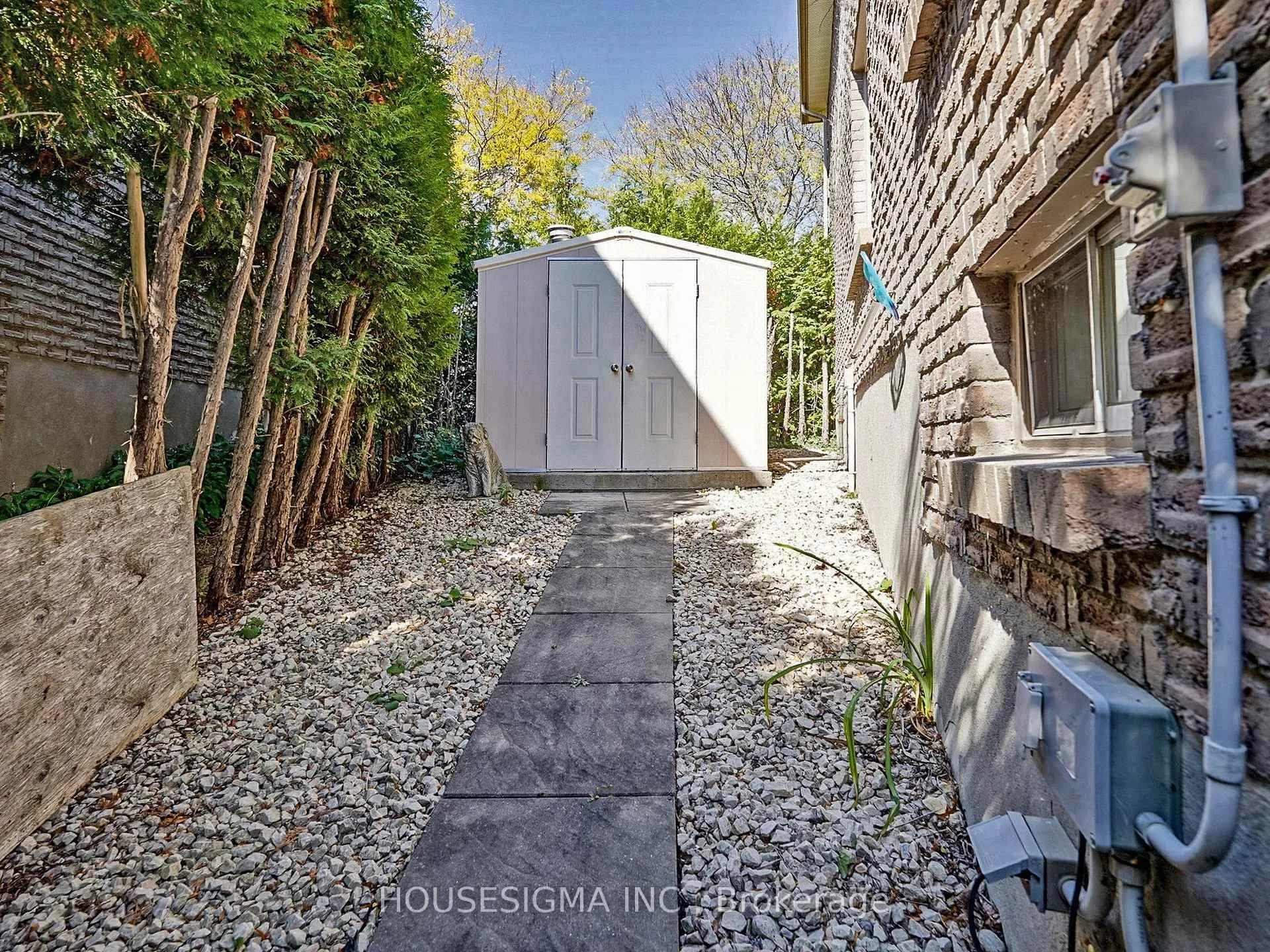 Photo 41 of 952 Peggoty Circle, Oshawa, Eastdale — HOMEH