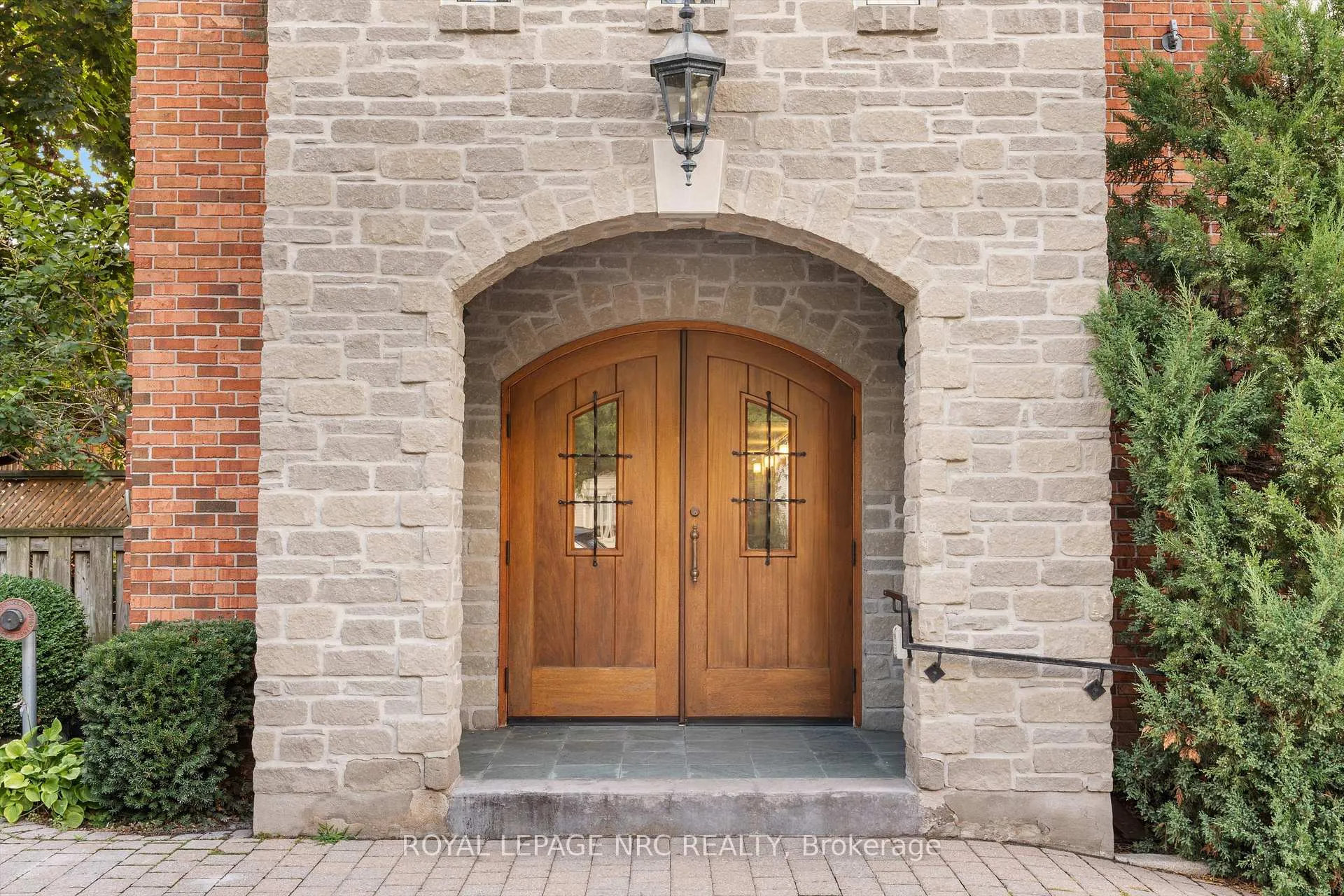 Photo 3 of Unit 101, 55 Main Street, St. Catharines, Port Dalhousie — HOMEH