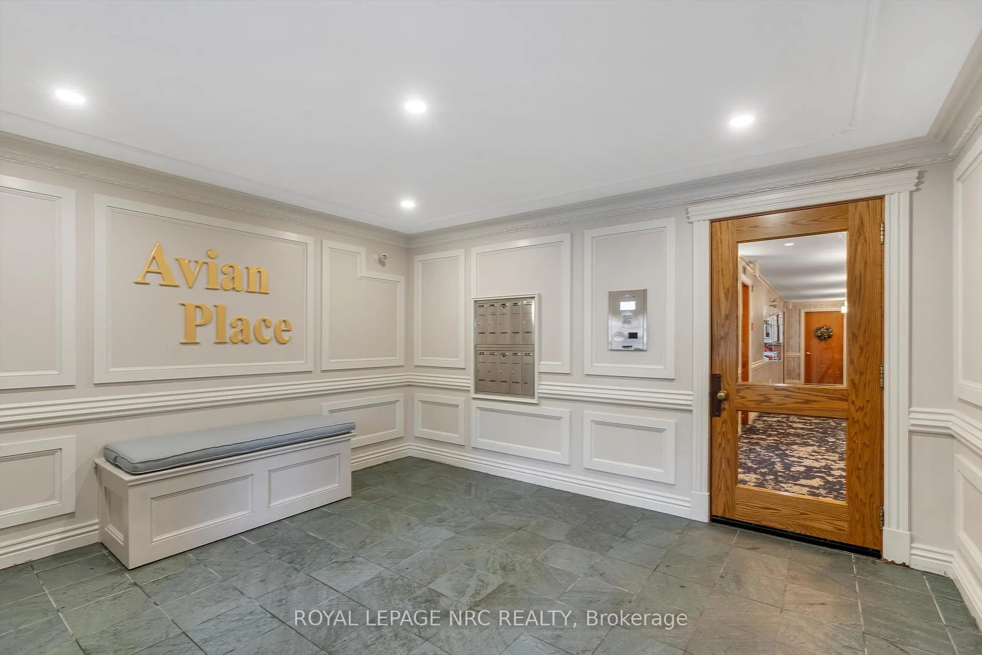 Photo 4 of Unit 101, 55 Main Street, St. Catharines, Port Dalhousie — HOMEH