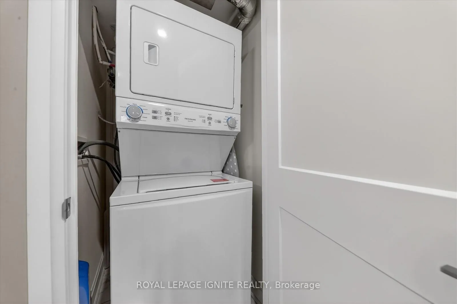 Photo 21 of Unit 323, 50 Lakebreeze Drive, Clarington, Newcastle — HOMEH
