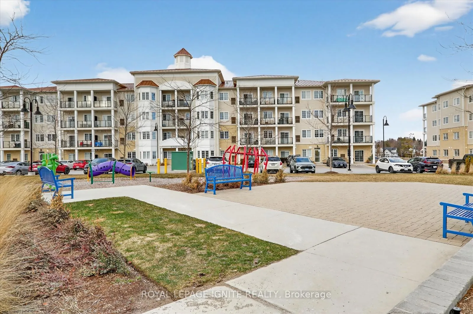Photo 23 of Unit 323, 50 Lakebreeze Drive, Clarington, Newcastle — HOMEH