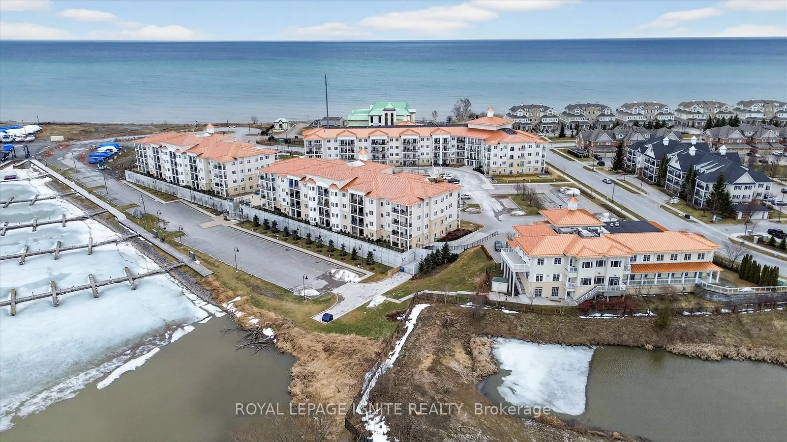 Photo 26 of Unit 323, 50 Lakebreeze Drive, Clarington, Newcastle — HOMEH