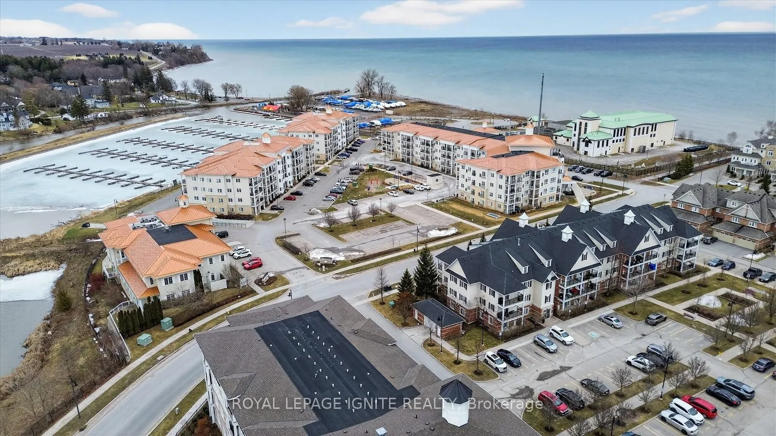 Photo 27 of Unit 323, 50 Lakebreeze Drive, Clarington, Newcastle — HOMEH