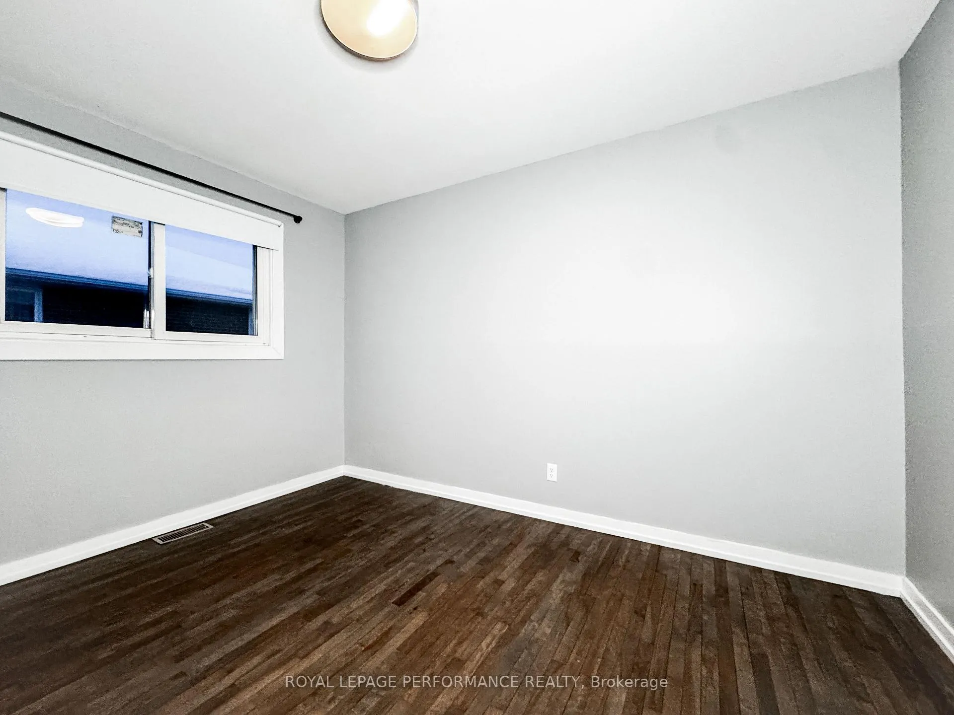 Photo 14 of Unit A, 726 Cummings Avenue, Ottawa, Castle Heights/Rideau High — HOMEH