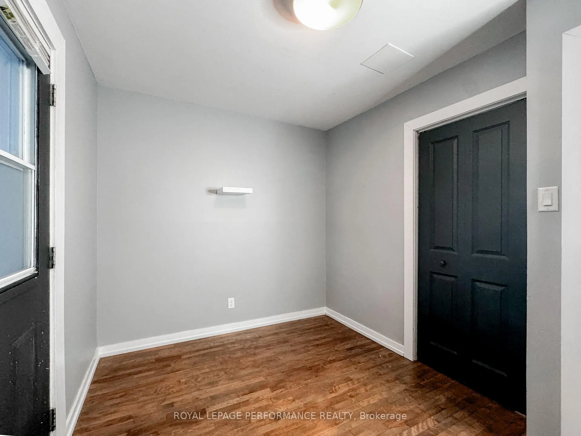 Photo 17 of Unit A, 726 Cummings Avenue, Ottawa, Castle Heights/Rideau High — HOMEH