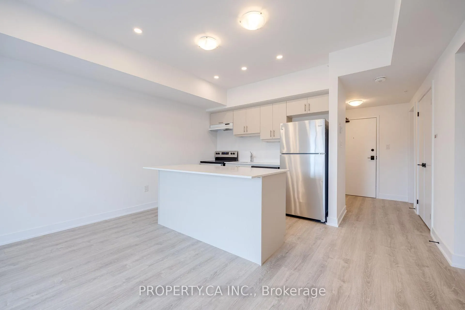 Photo 4 of Unit 210, 8 Culinary Lane W, Barrie, Rural Barrie Southeast — HOMEH