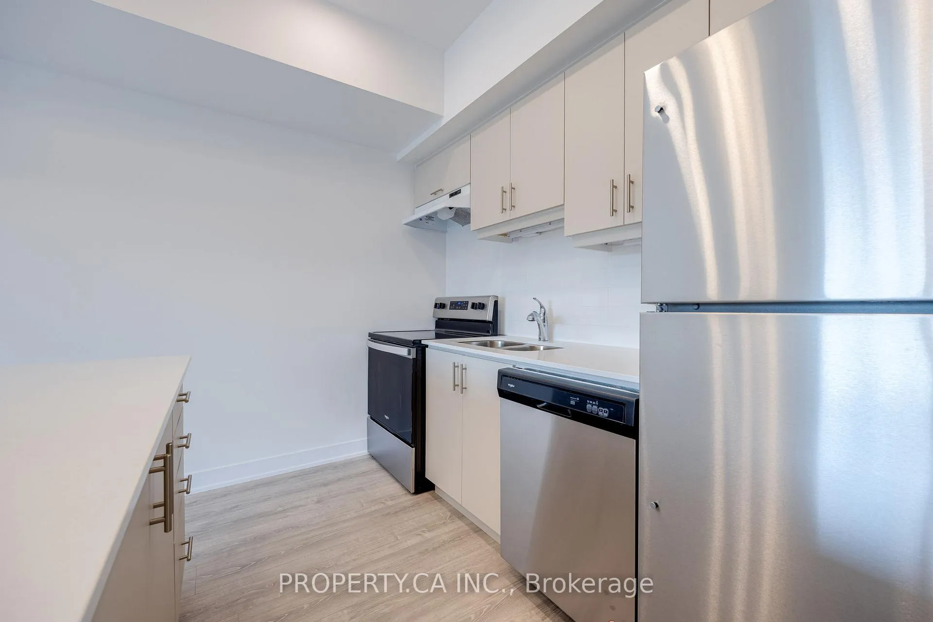 Photo 7 of Unit 210, 8 Culinary Lane W, Barrie, Rural Barrie Southeast — HOMEH