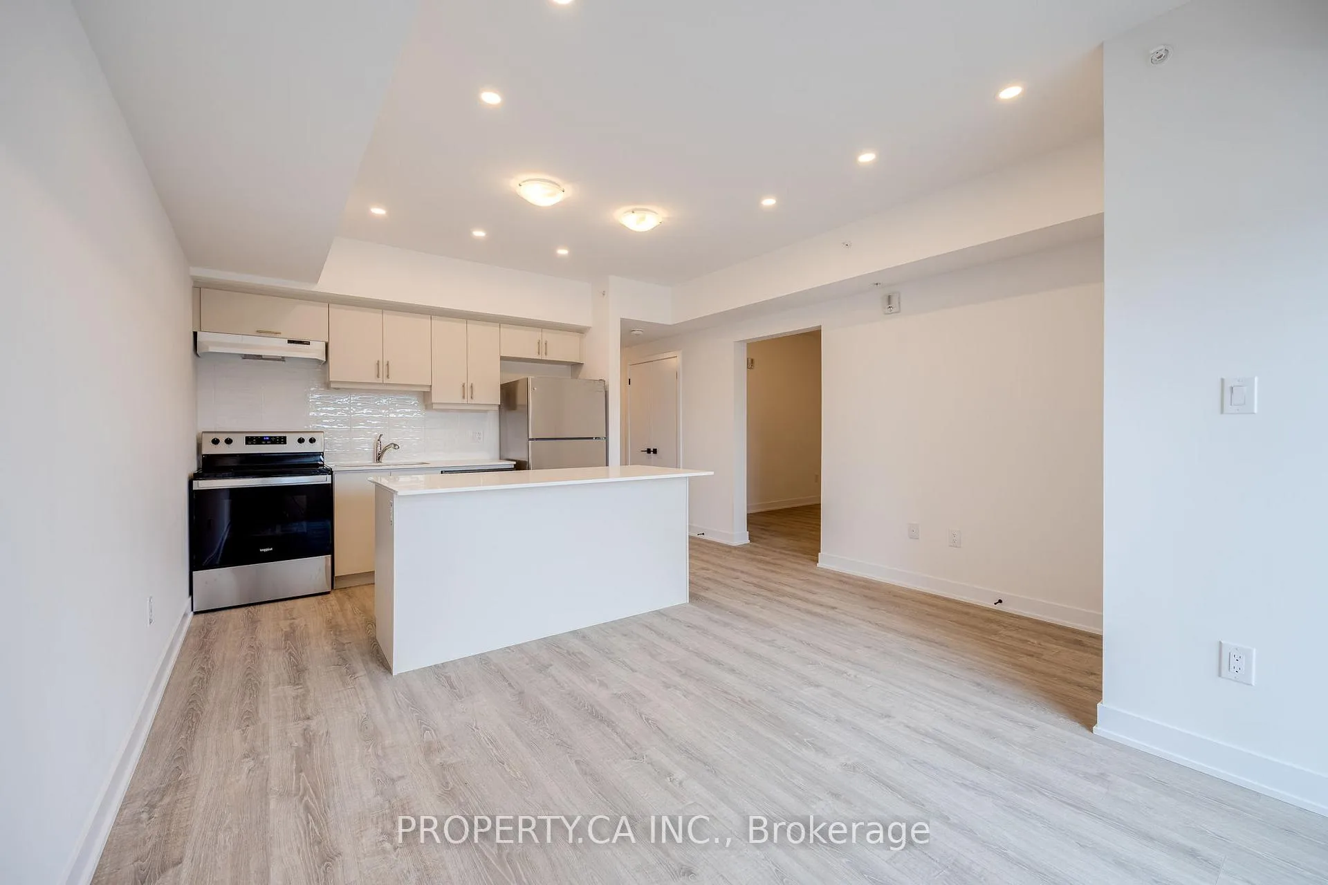 Photo 11 of Unit 210, 8 Culinary Lane W, Barrie, Rural Barrie Southeast — HOMEH