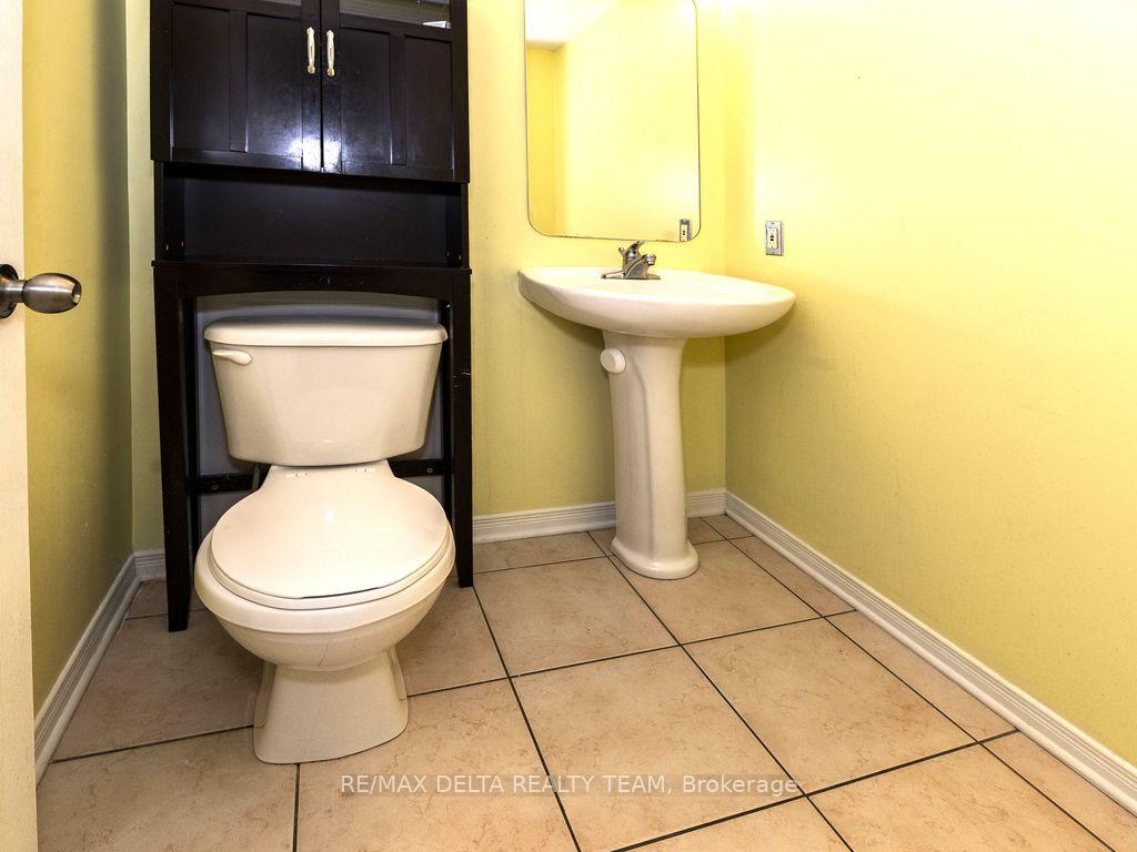 Photo 17 of 213 Duntroon Circle, Ottawa, Hunt Club Park/Greenboro — HOMEH