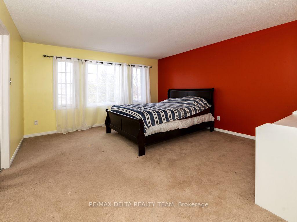Photo 20 of 213 Duntroon Circle, Ottawa, Hunt Club Park/Greenboro — HOMEH