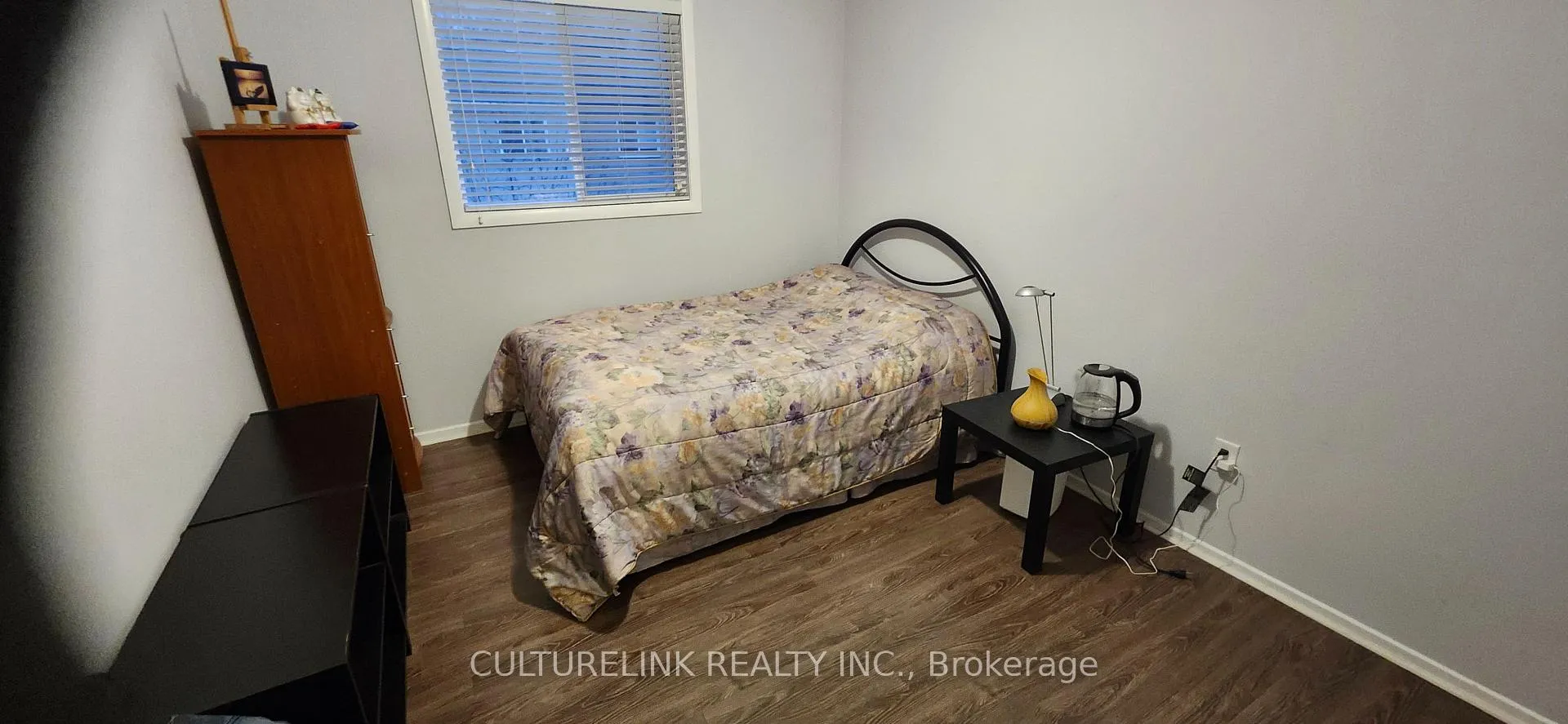Photo 2 of Unit 2/F room, 15 Newport Way, Markham, Thornhill — HOMEH
