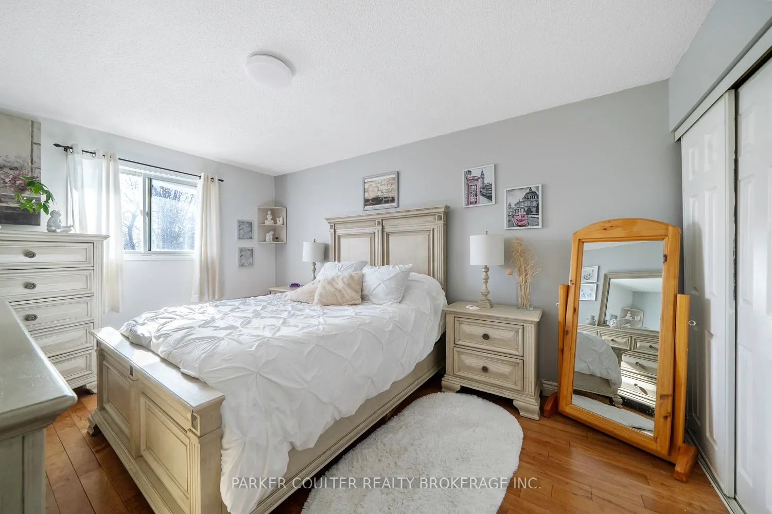 Photo 17 of 92 Snowy Owl Crescent, Barrie, Little Lake — HOMEH