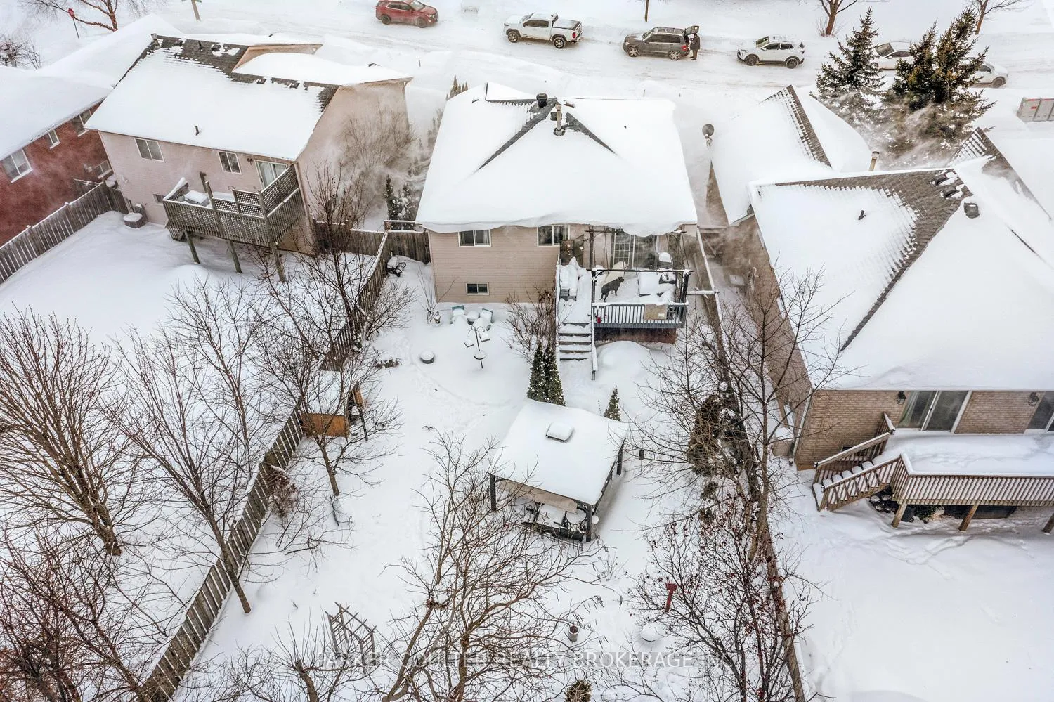 Photo 32 of 92 Snowy Owl Crescent, Barrie, Little Lake — HOMEH