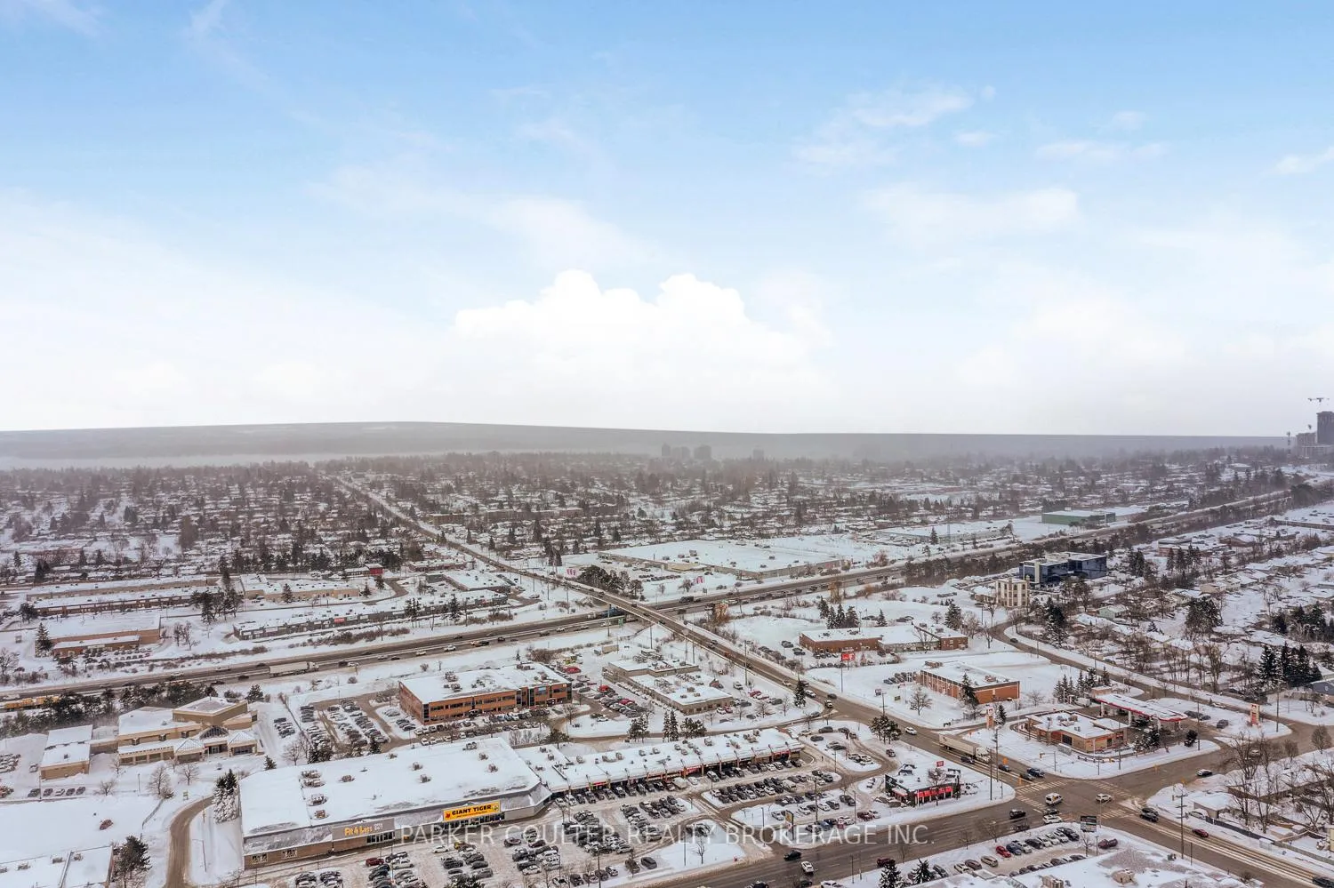 Photo 34 of 92 Snowy Owl Crescent, Barrie, Little Lake — HOMEH