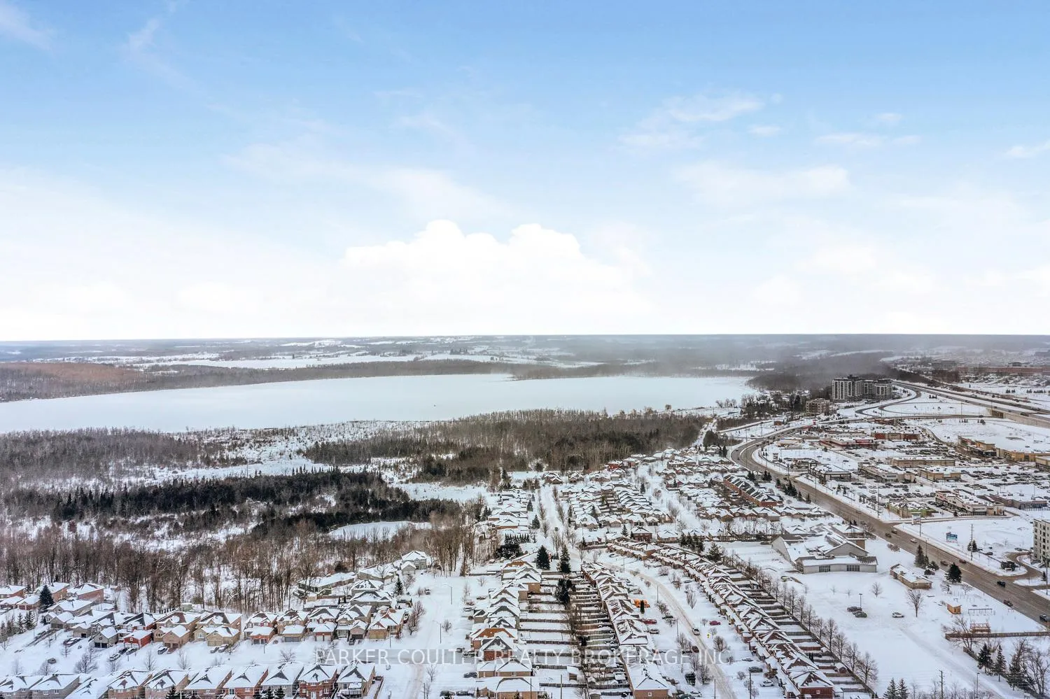 Photo 35 of 92 Snowy Owl Crescent, Barrie, Little Lake — HOMEH