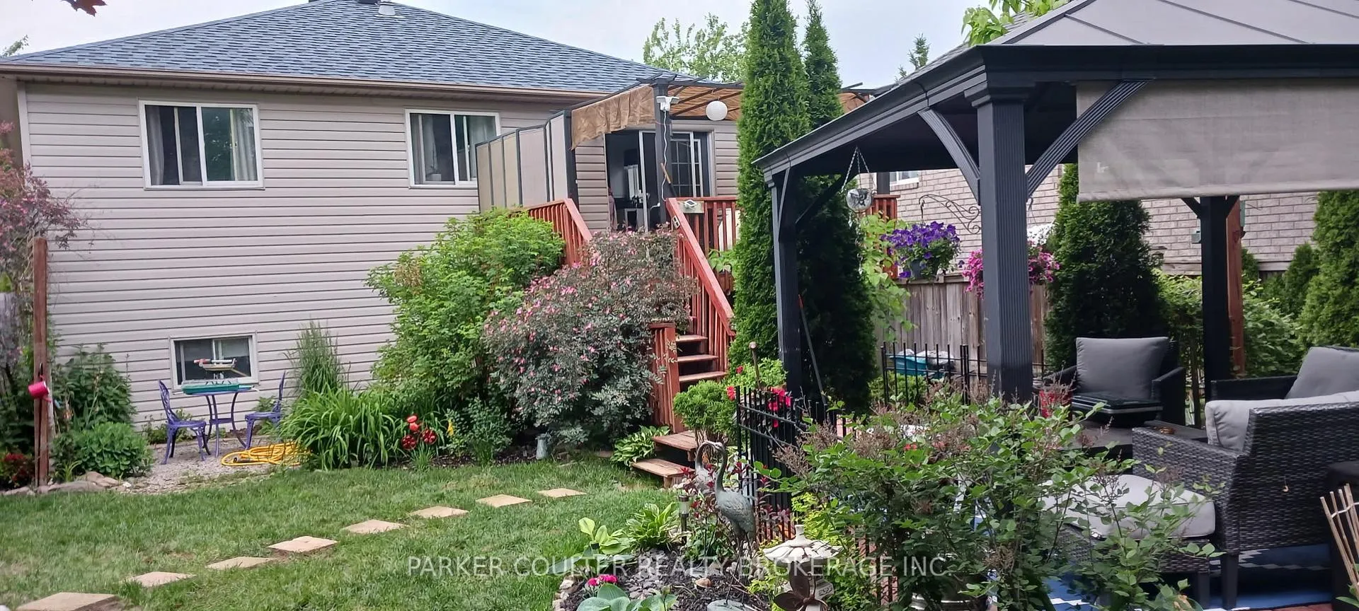Photo 40 of 92 Snowy Owl Crescent, Barrie, Little Lake — HOMEH