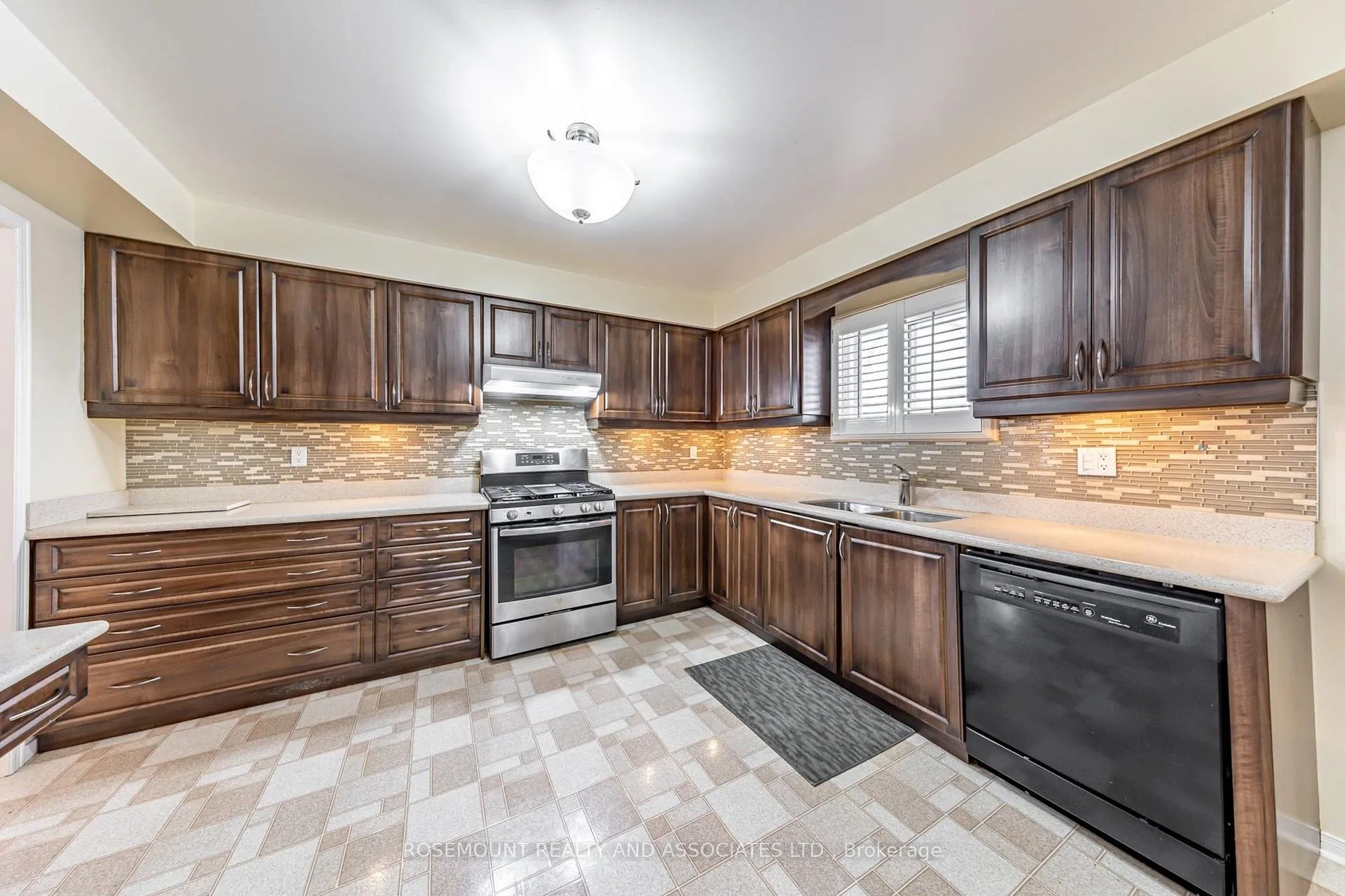 Photo 13 of 256 Centennial Road, Scarborough, Centennial Scarborough — HOMEH
