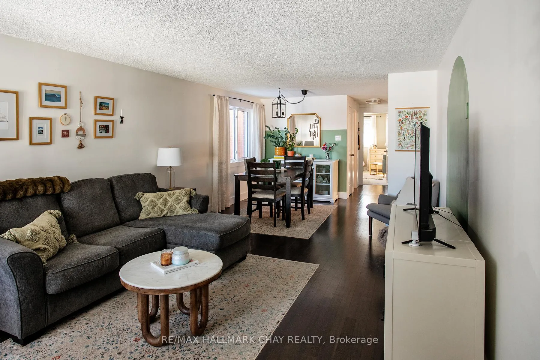 Photo 3 of 35 Geddes Crescent, Barrie, Northwest — HOMEH