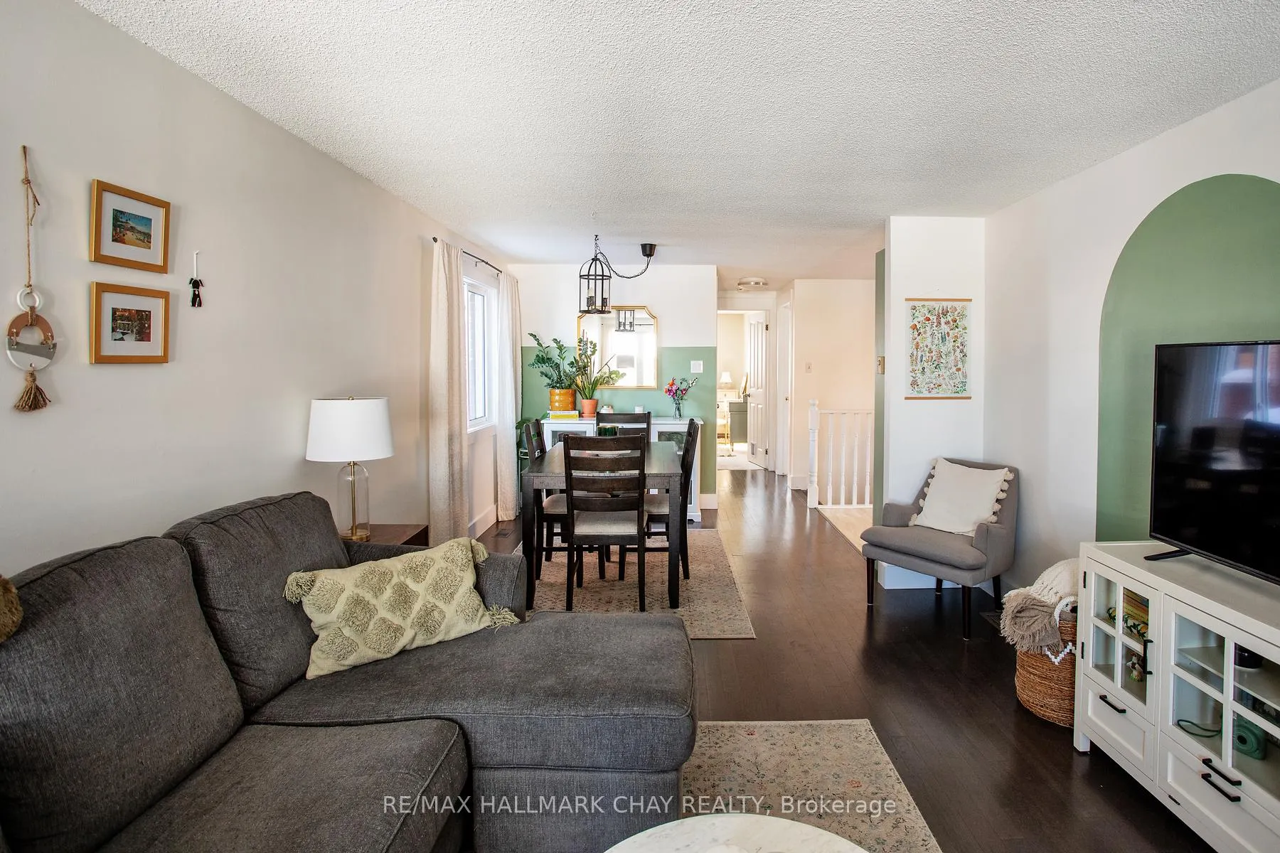 Photo 4 of 35 Geddes Crescent, Barrie, Northwest — HOMEH
