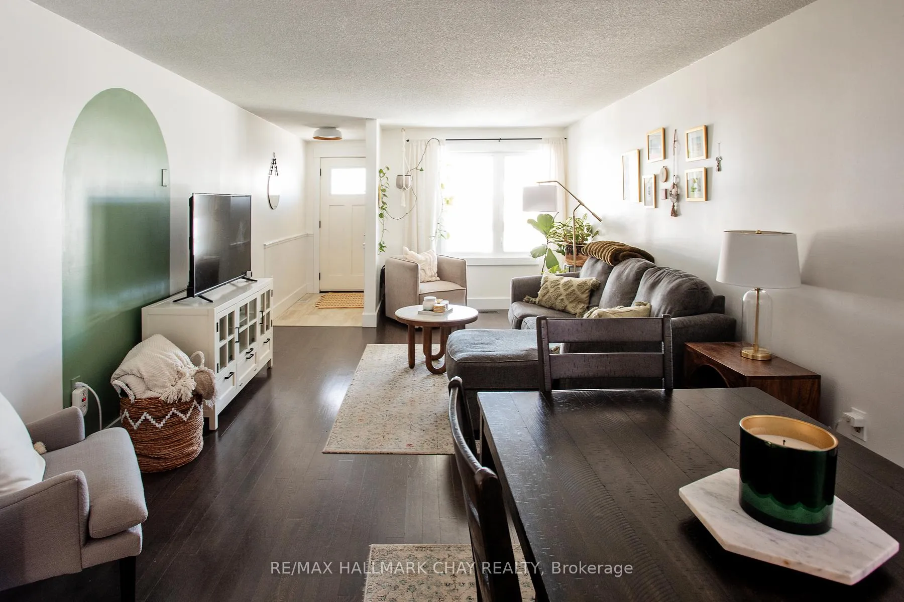 Photo 5 of 35 Geddes Crescent, Barrie, Northwest — HOMEH