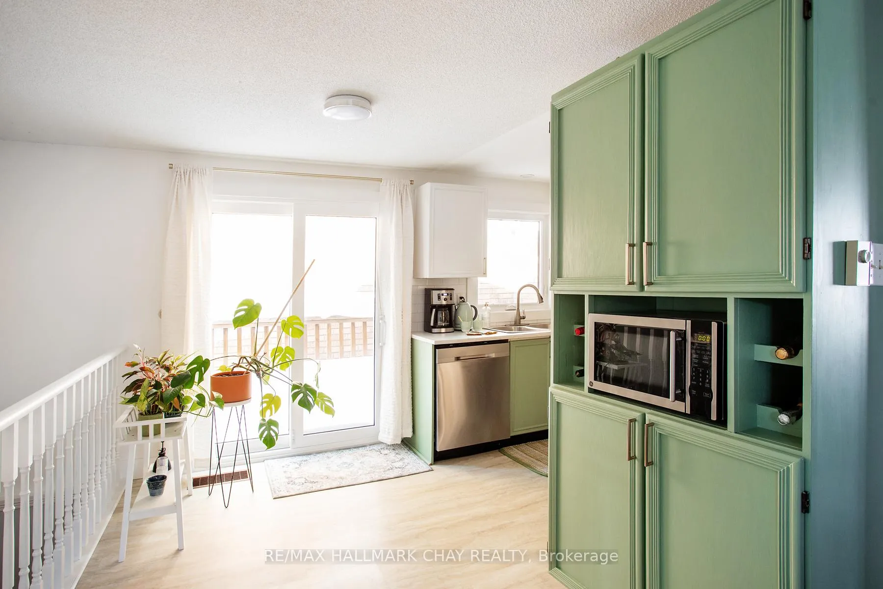 Photo 6 of 35 Geddes Crescent, Barrie, Northwest — HOMEH