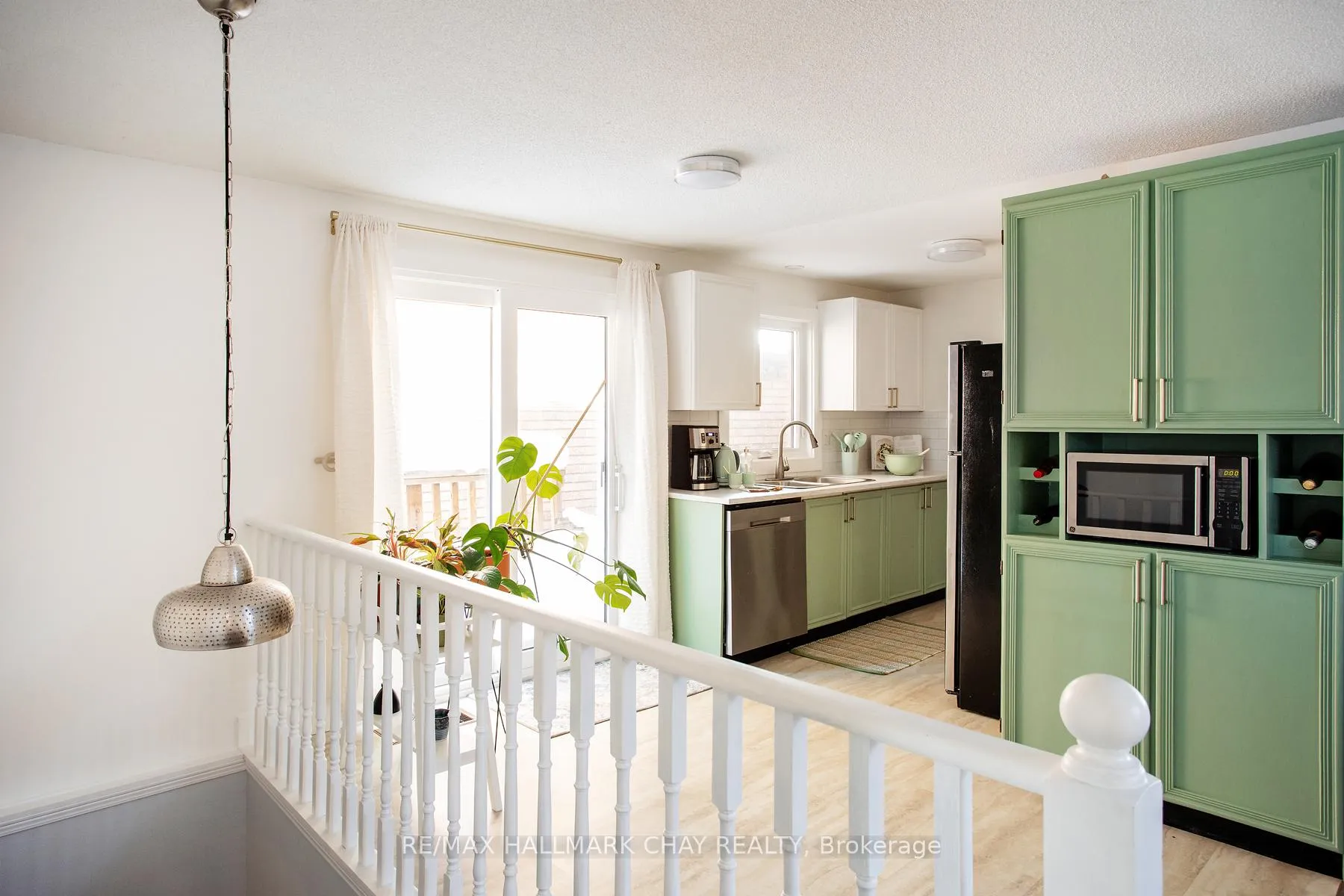 Photo 7 of 35 Geddes Crescent, Barrie, Northwest — HOMEH