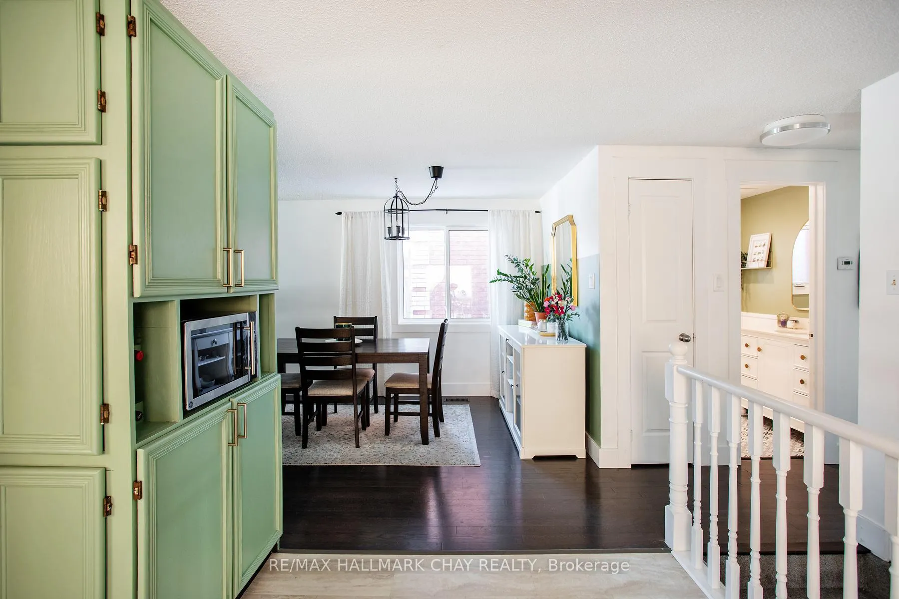 Photo 9 of 35 Geddes Crescent, Barrie, Northwest — HOMEH